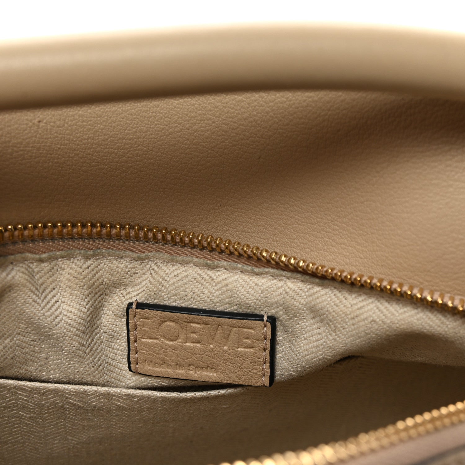 Loewe Calfskin Small Puzzle Bag Dusty Beige Soft White 6 of 9