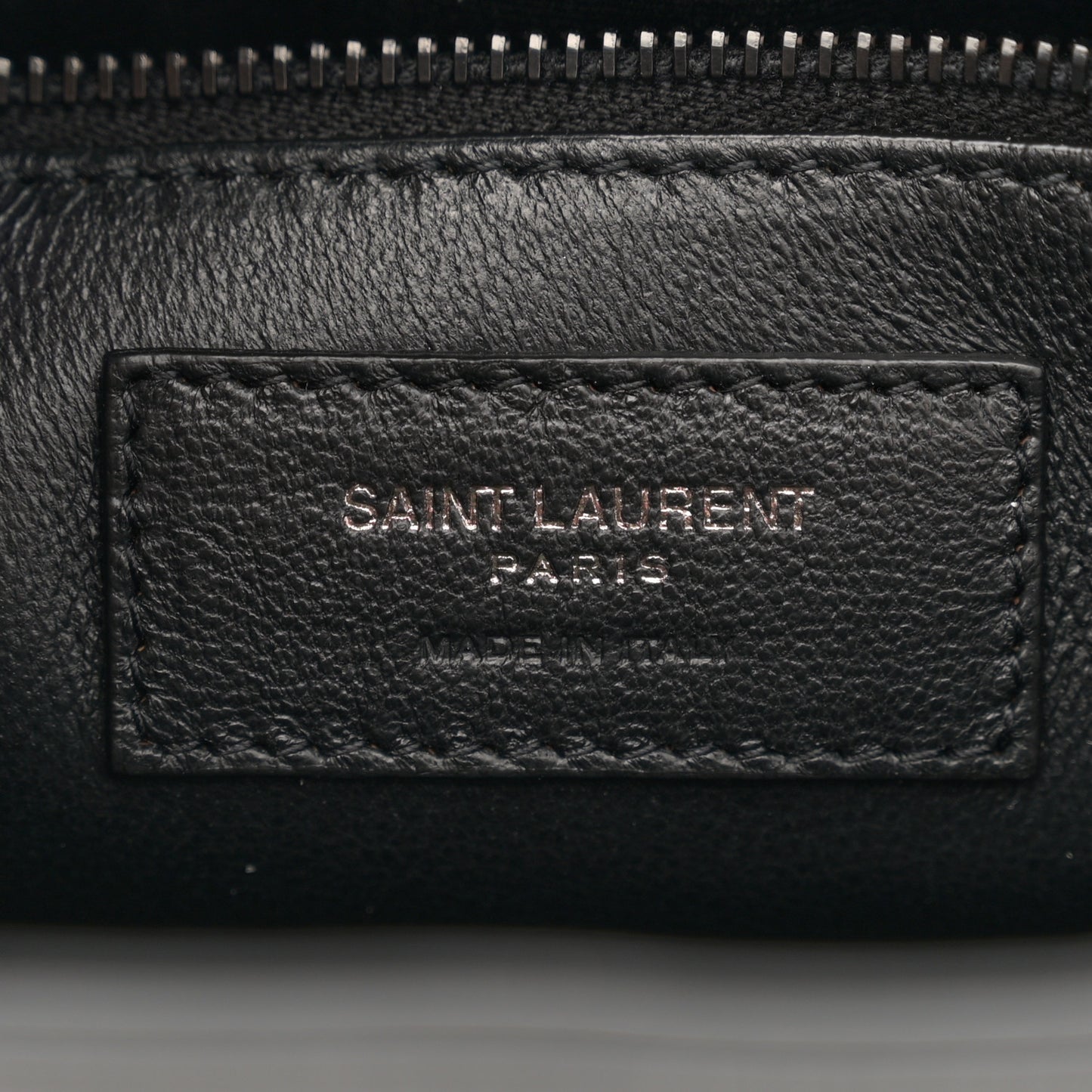Patent Calfskin Monochrome Le 5 A 7 Hobo Black