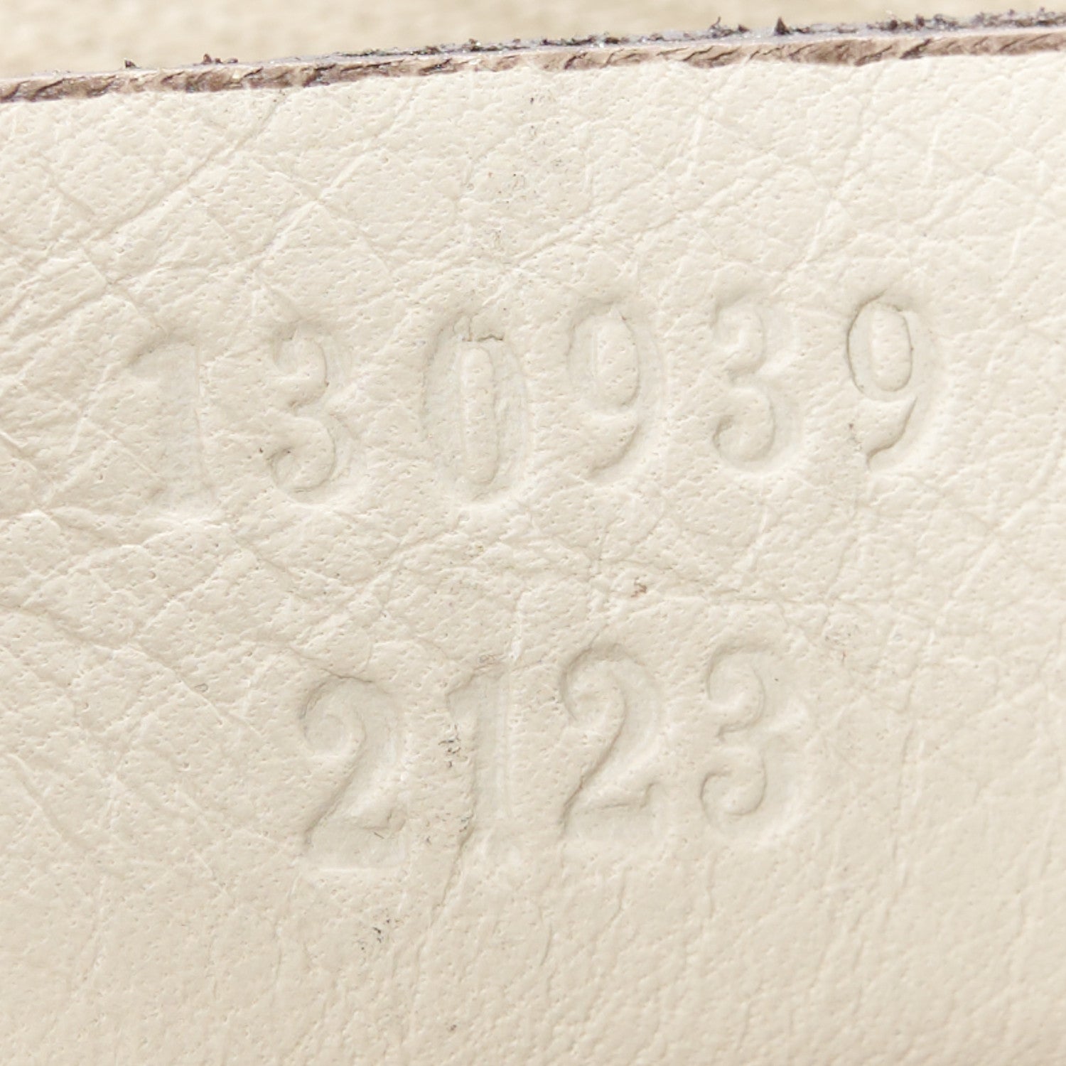 Gucci Guccissima D Ring Abbey Pochette  Off White 7 of 12