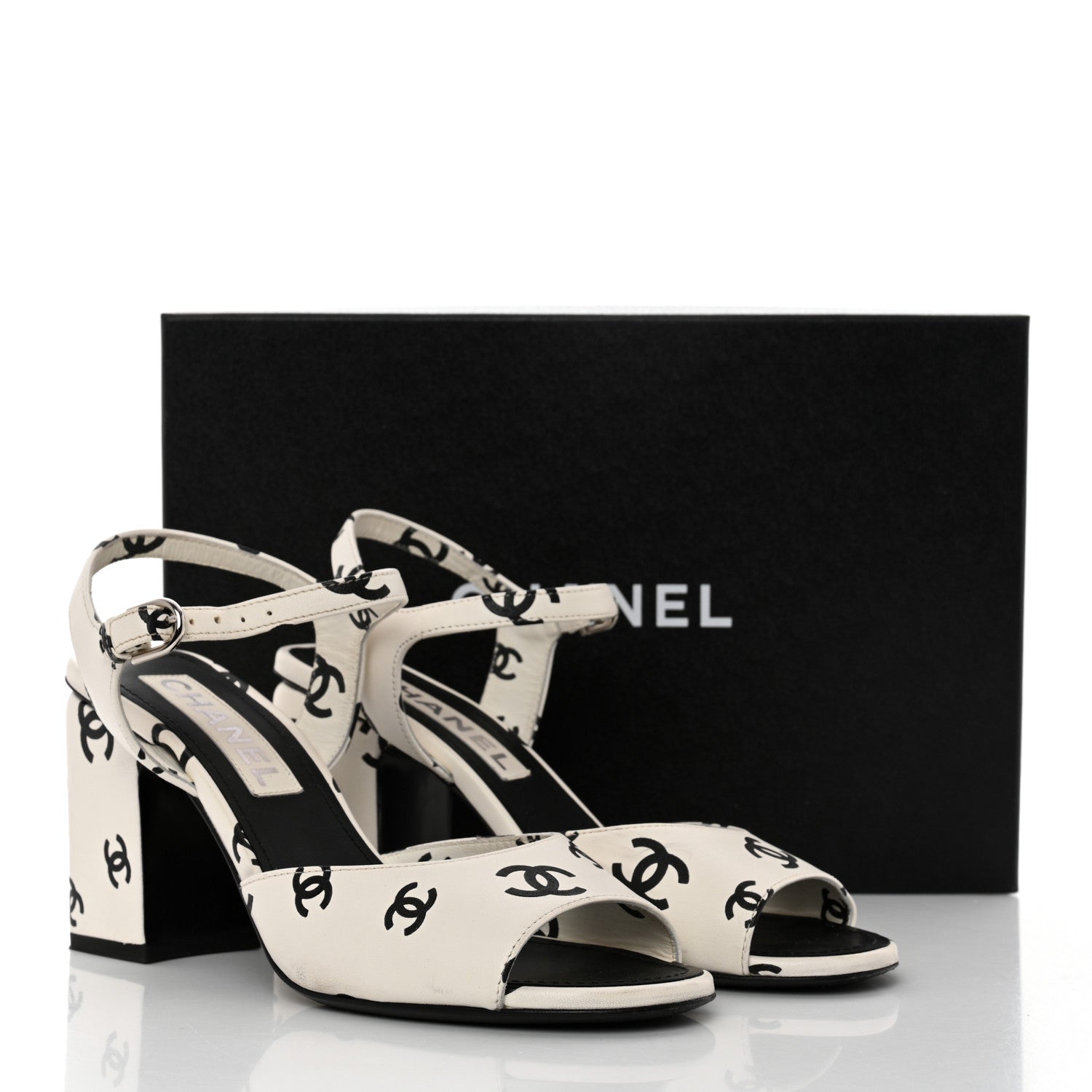Chanel Lambskin Printed Coco Beach Sandals 40 White Black 9 of 9