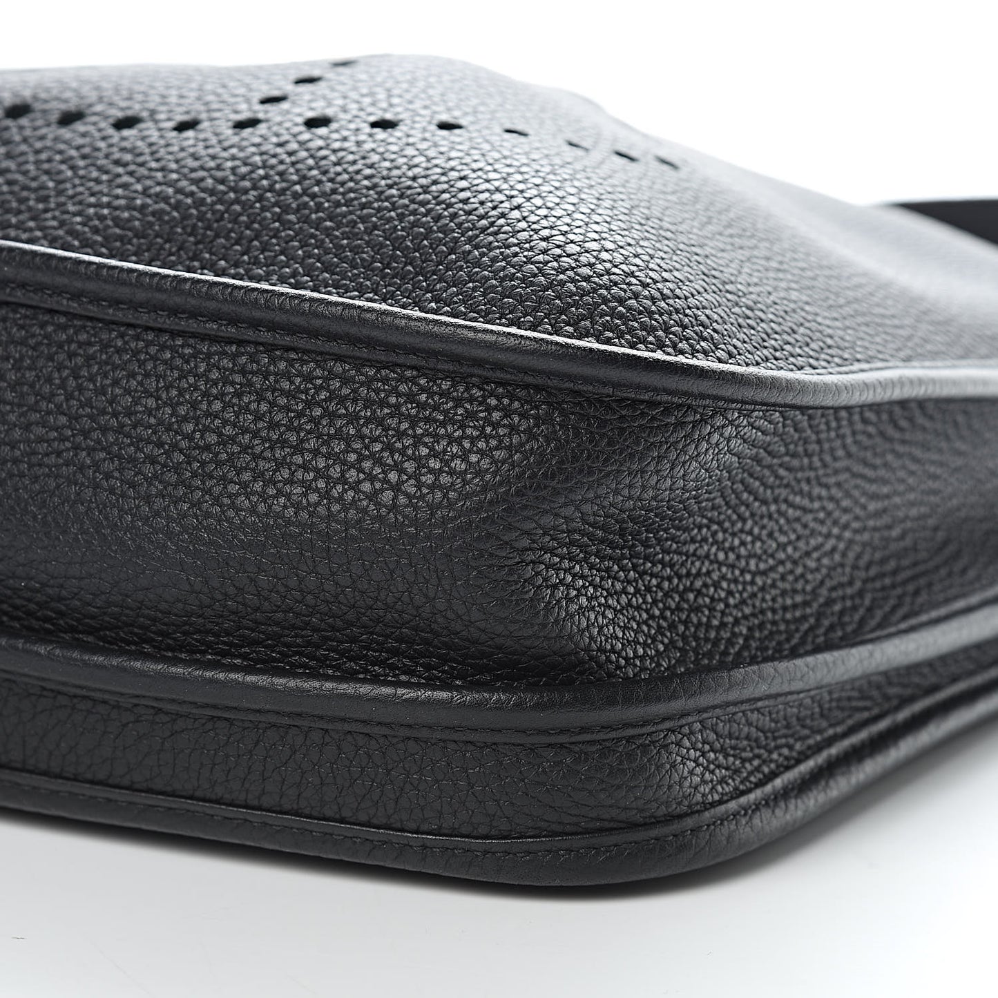 Taurillon Clemence Evelyne III PM Black