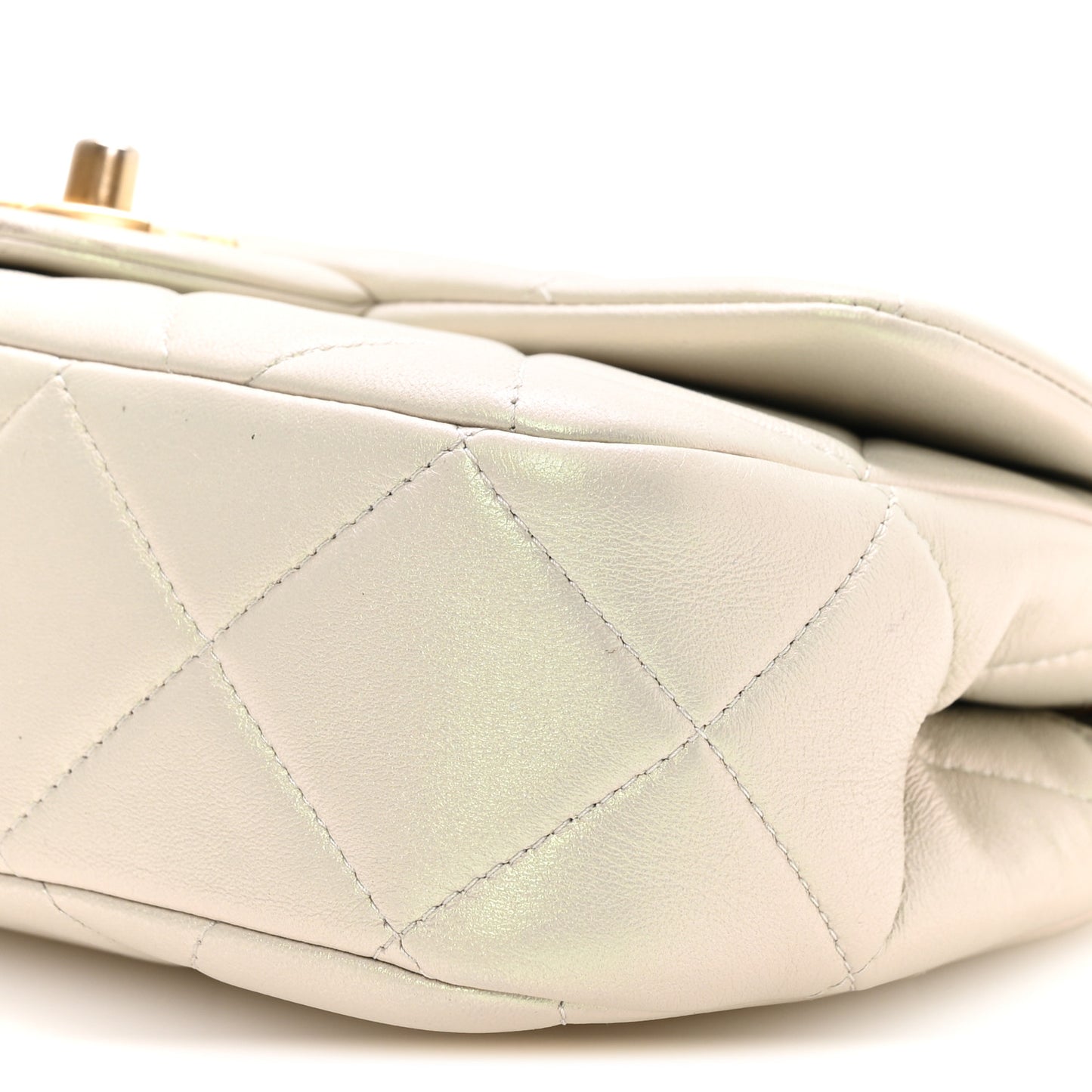 Pearly Lambskin Quilted Pearl Small Flap Light Grey
