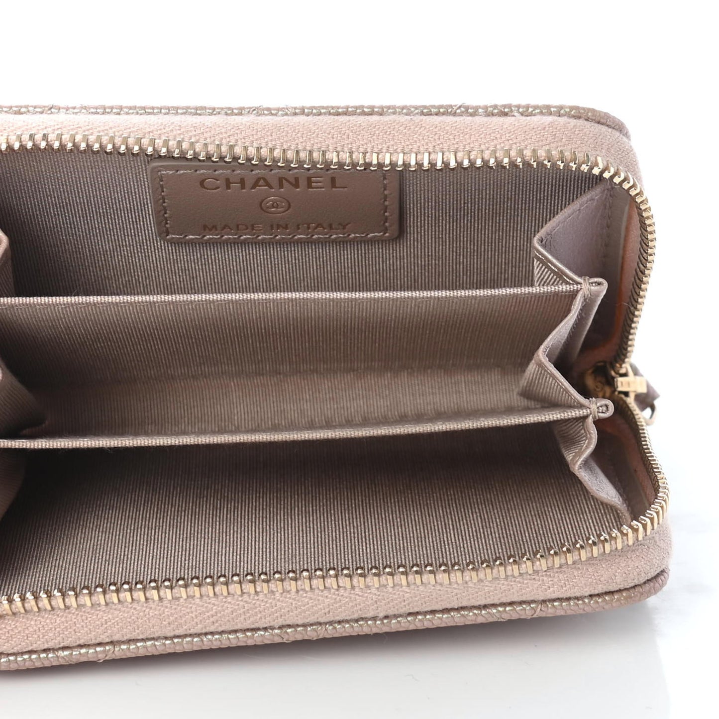 Iridescent Caviar Quilted Zip Coin Purse Beige