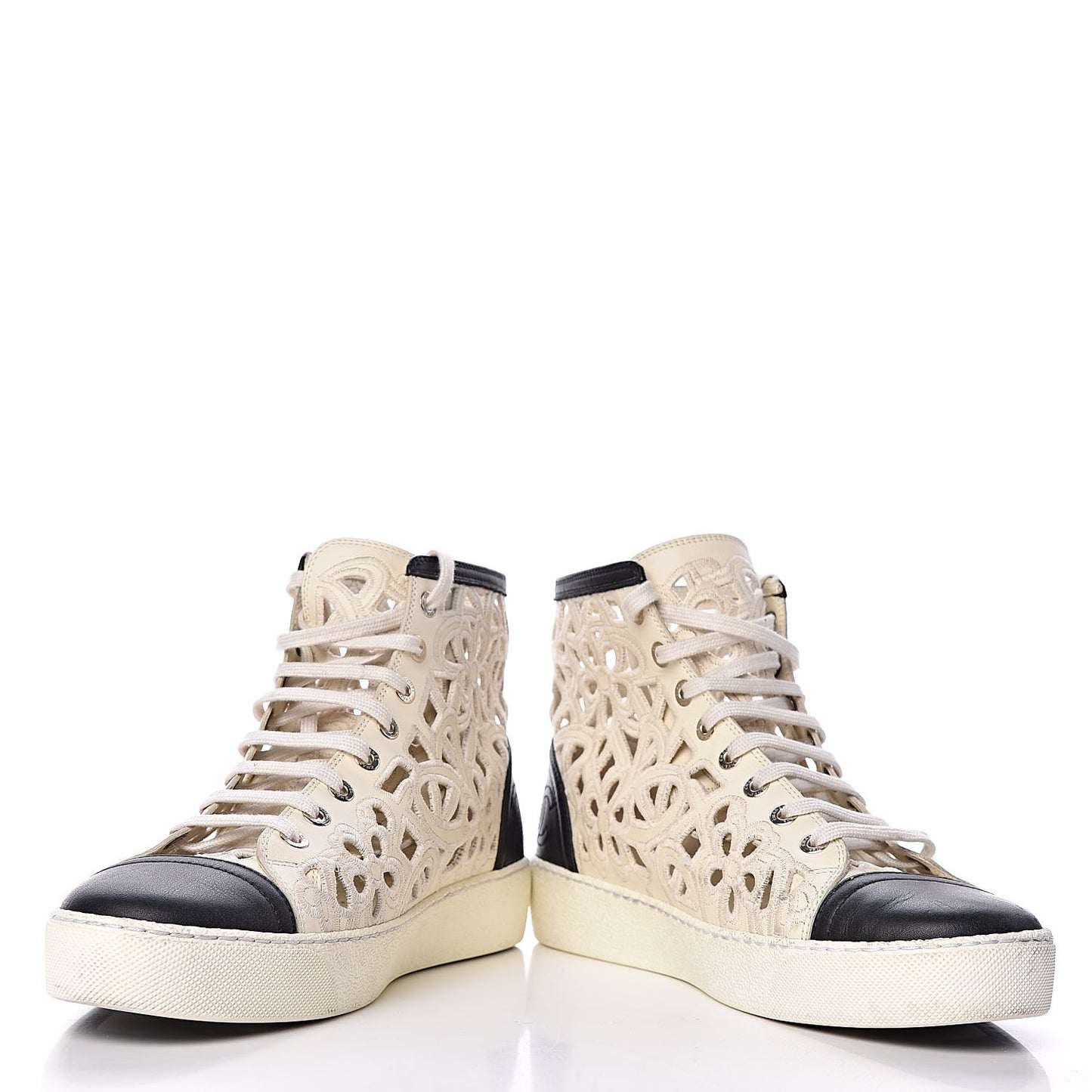 Grained Goatskin Hollow Out Flower Sneakers 39.5 White Black