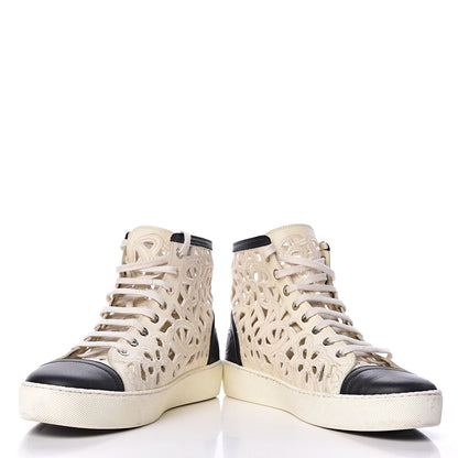 Chanel Grained Goatskin Hollow Out Flower Sneakers 39.5 White Black 5 of 14