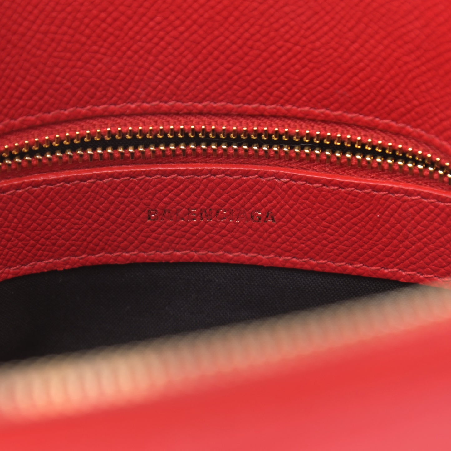 Signature Grained Calfskin Logo S Ville Top Handle Bag Rouge Lantern Black