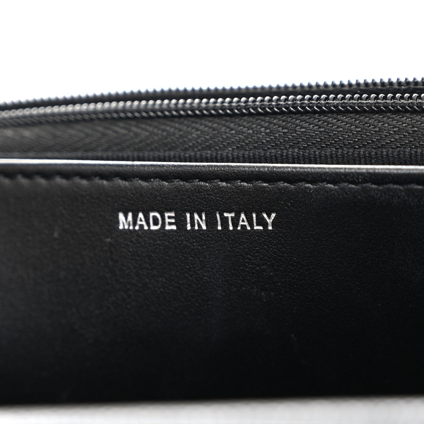 Caviar Quilted Chanel 19 Wallet On Chain WOC Black White