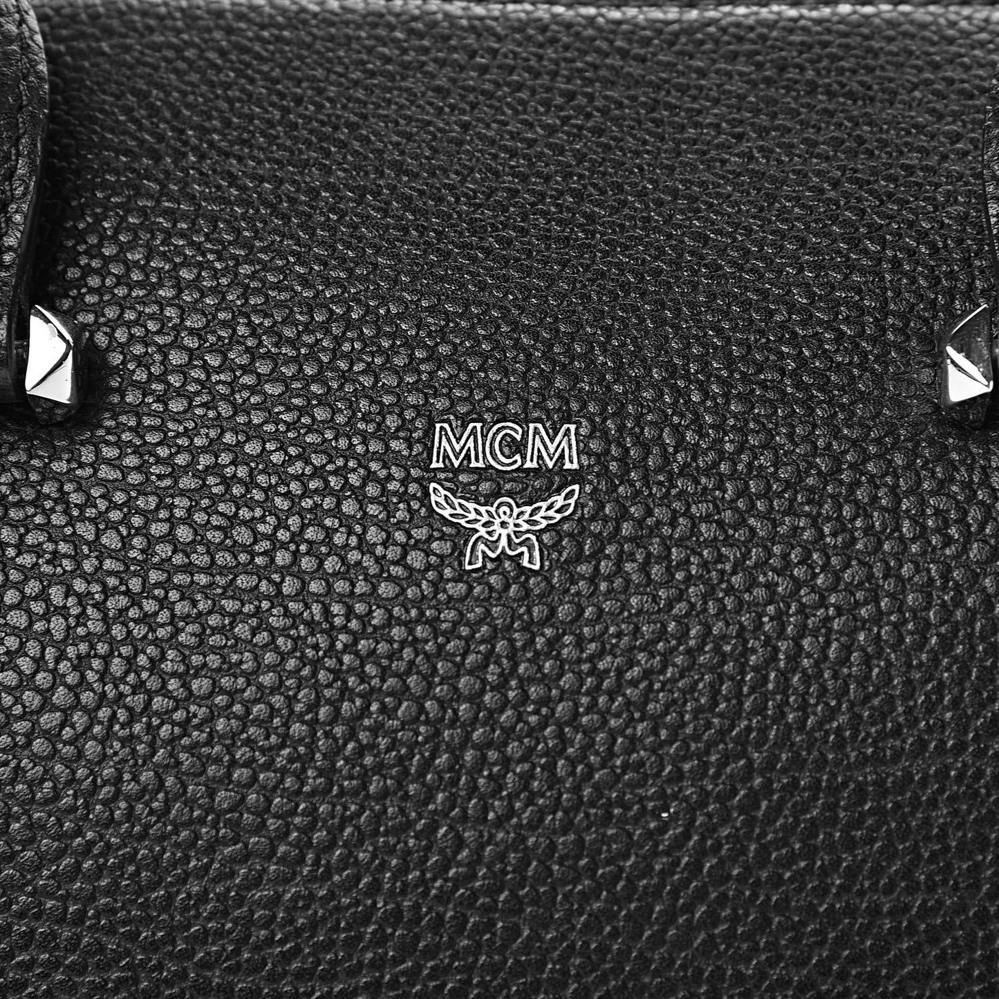 Grained Calfskin Medium Ella Boston Black