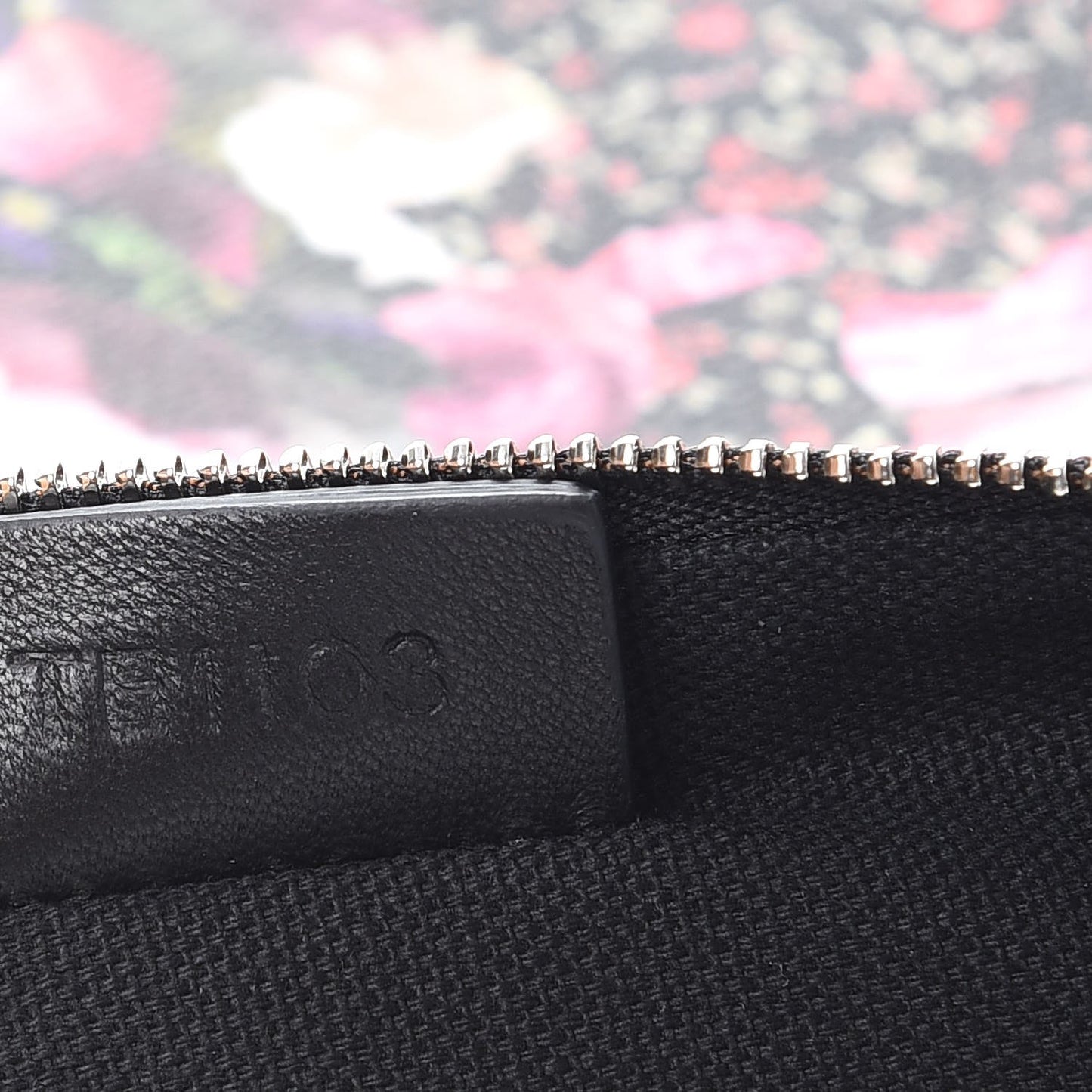 Coated Canvas Roses Camouflage Print Medium Antigona Zip Pouch Black
