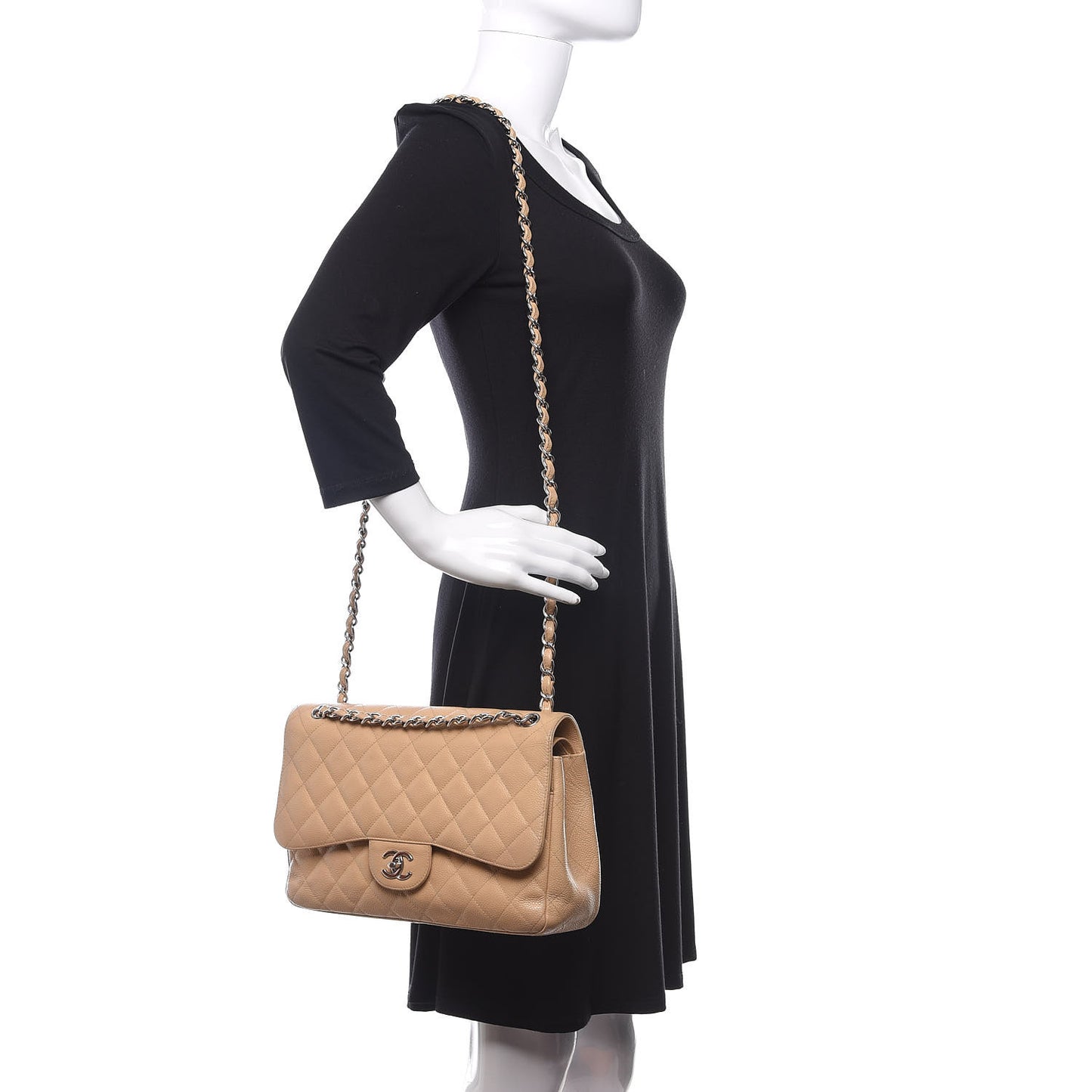 Caviar Quilted Jumbo Double Flap Beige Clair