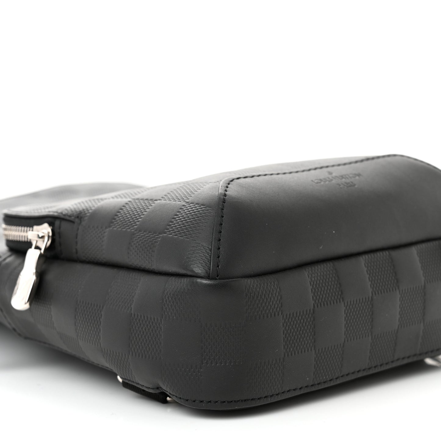 Damier Infini Avenue Sling Bag Onyx