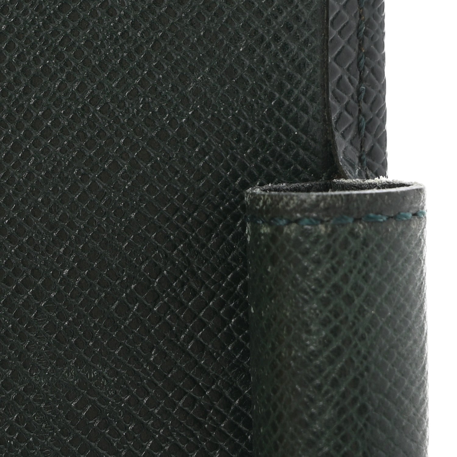 Louis Vuitton Taiga Medium Ring Agenda Cover Epicea 10 of 15