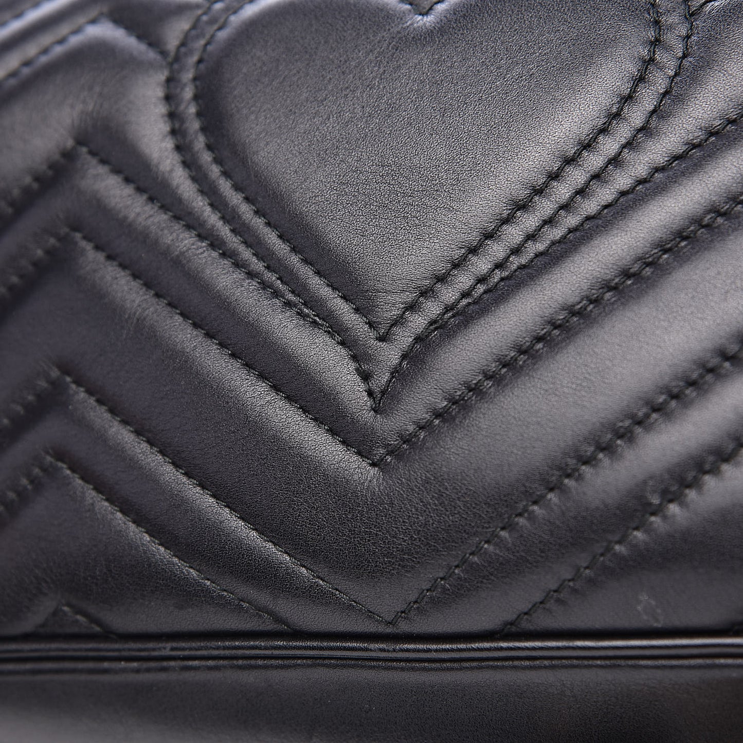 Calfskin Matelasse Medium GG Marmont Shoulder Bag Black