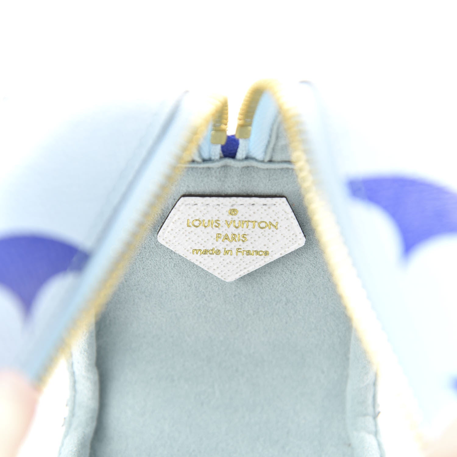 Louis Vuitton Monogram Giant Hawaii Beach Pouch Blue 8 of 9