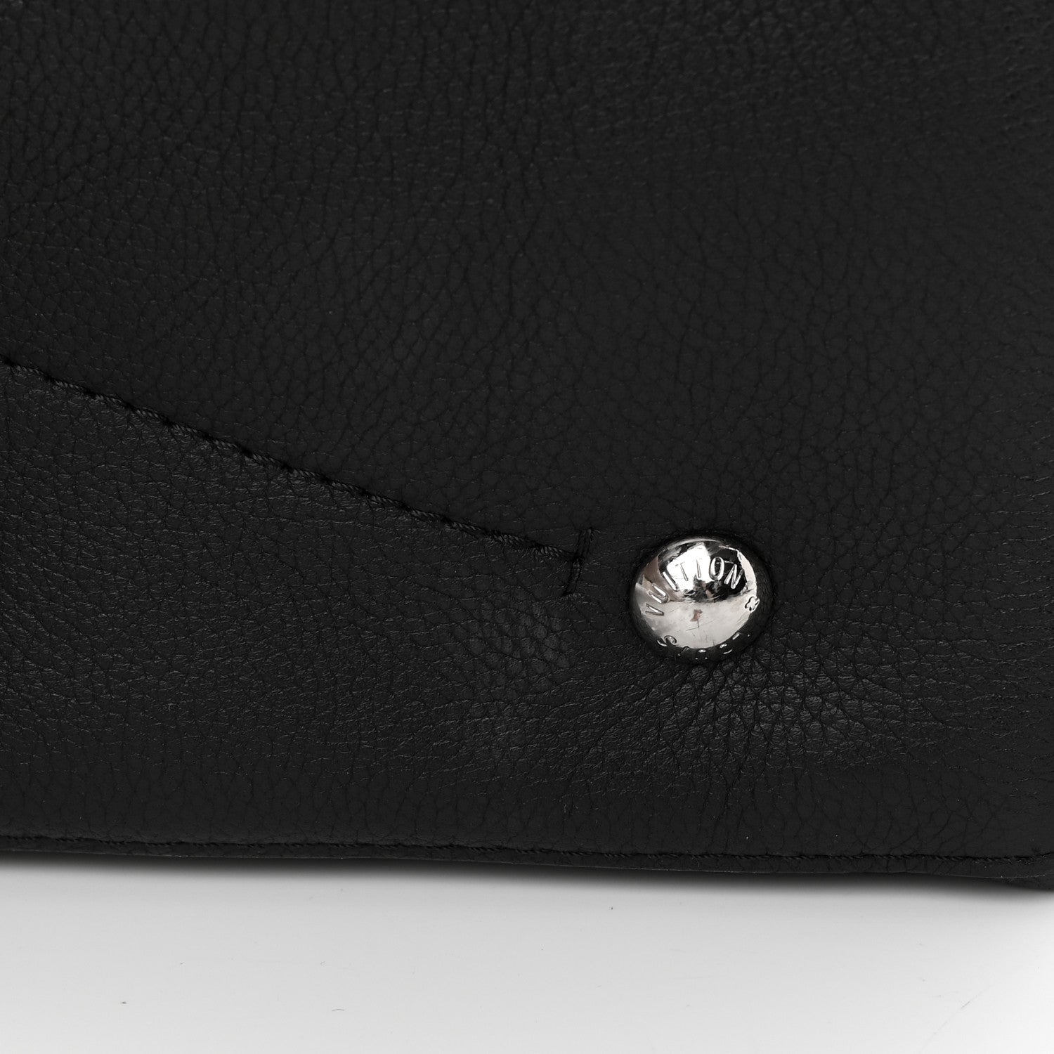Louis Vuitton Mahina Carmel Hobo Black 11 of 15