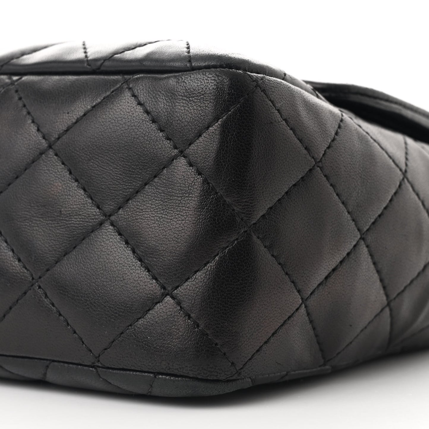 Lambskin Quilted Elementary Chic Flap Black