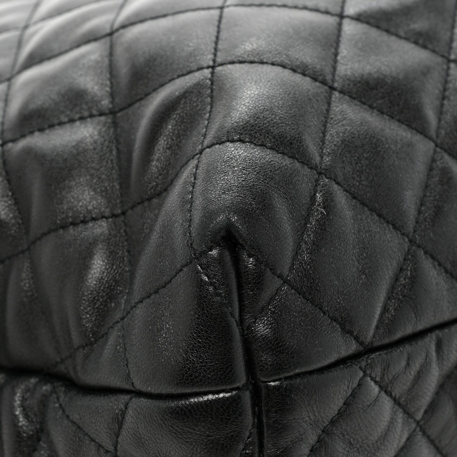 Saint Laurent Lambskin Quilted Maxi Icare Shopping Tote Black 14 of 17