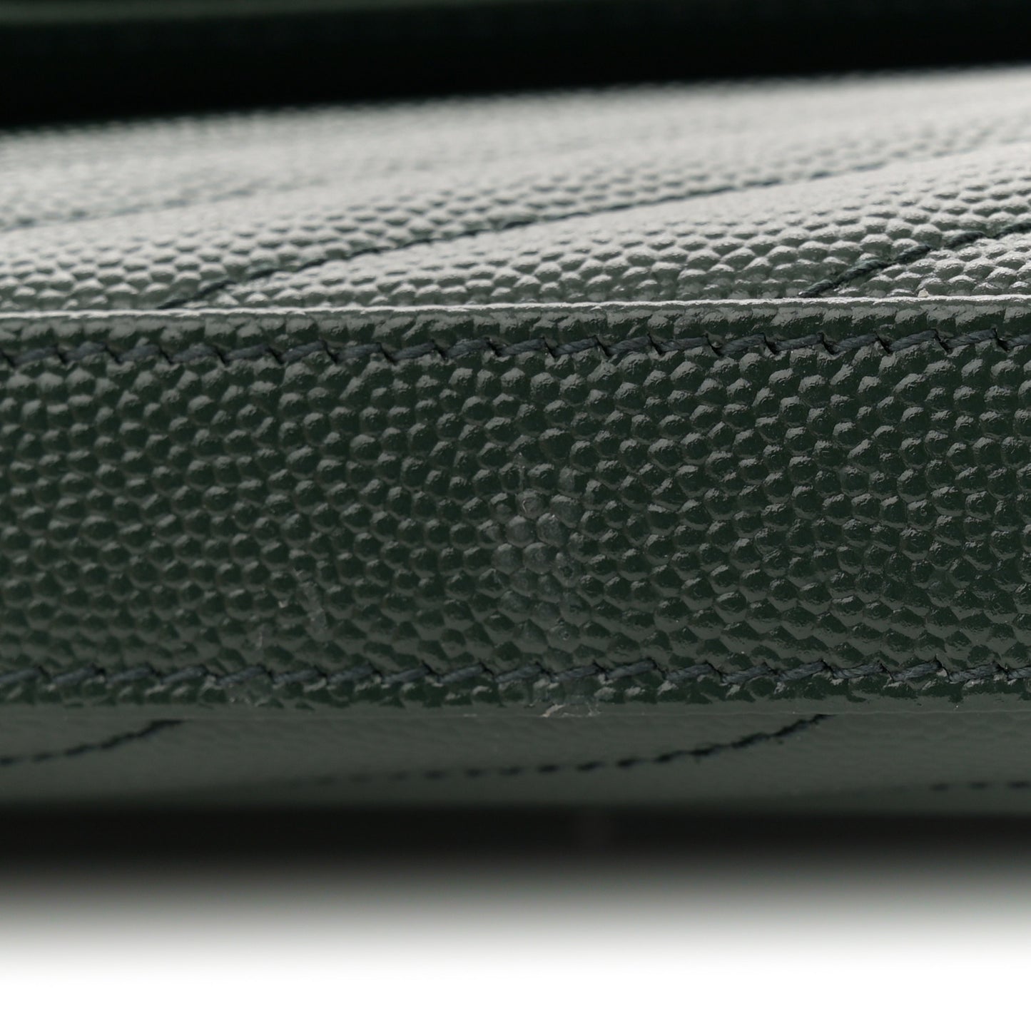 Grain De Poudre Matelasse Chevron Monogram Chain Wallet Vert Fonce