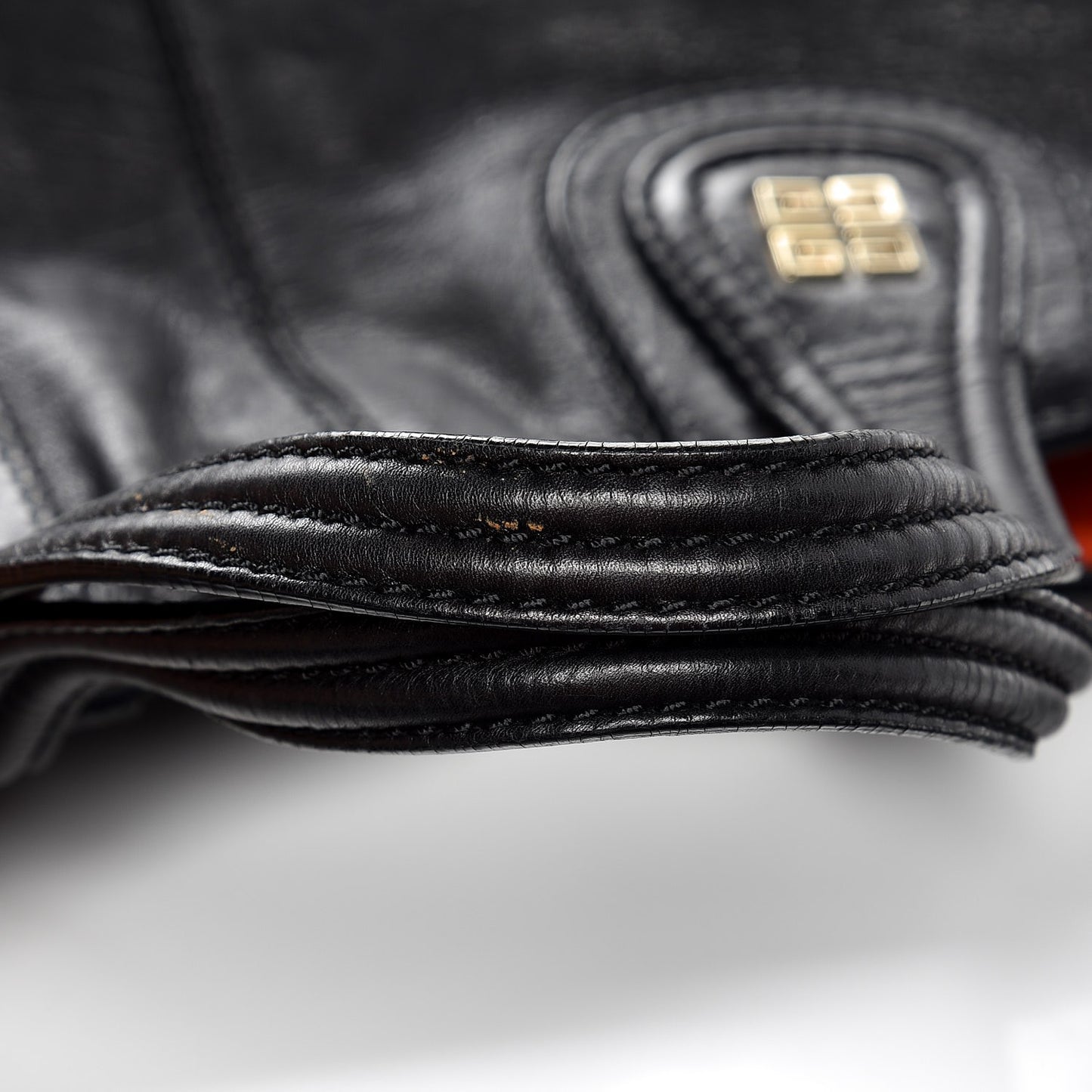 Lambskin North South Nightingale Black