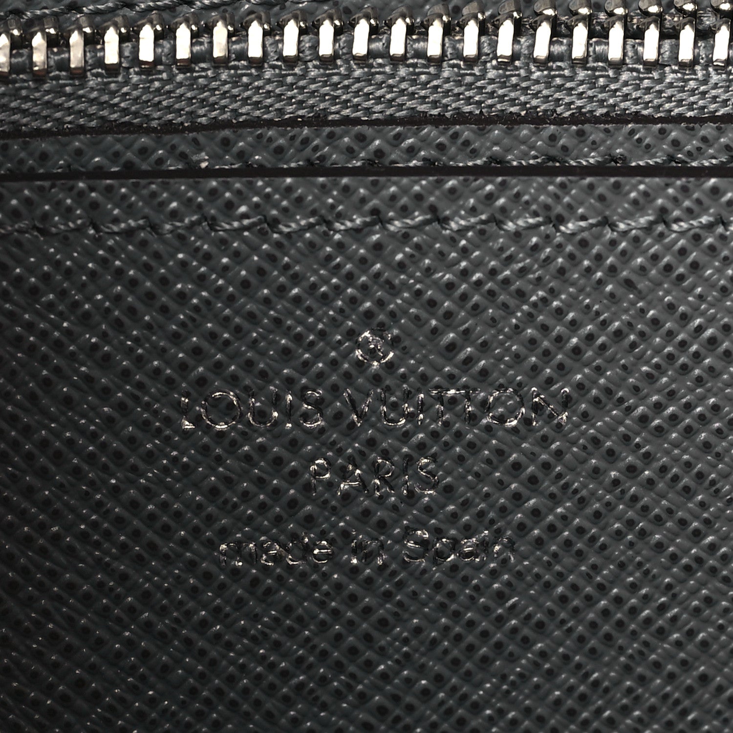 Louis Vuitton Taiga Zippy XL Wallet Glacier 6 of 8