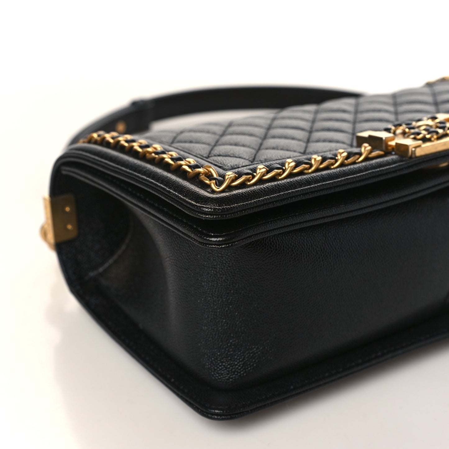 Caviar Quilted Medium Chain Around Boy Flap Black