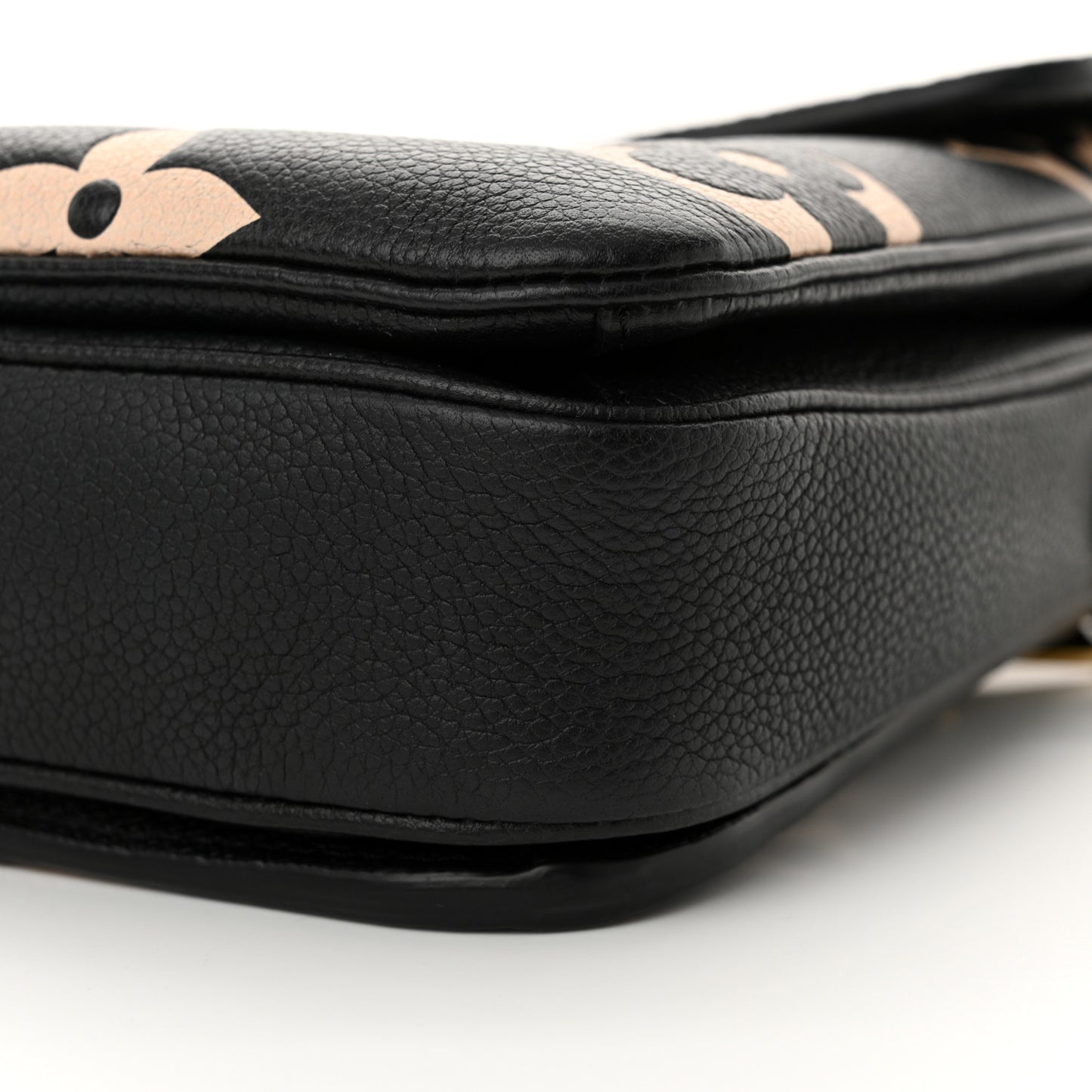Empreinte Monogram Giant Pochette Metis Black Beige
