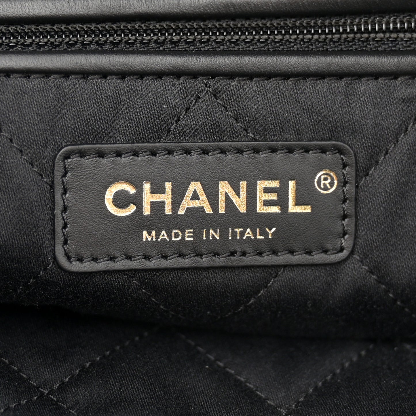 Shiny Calfskin Quilted Chanel 22 Black