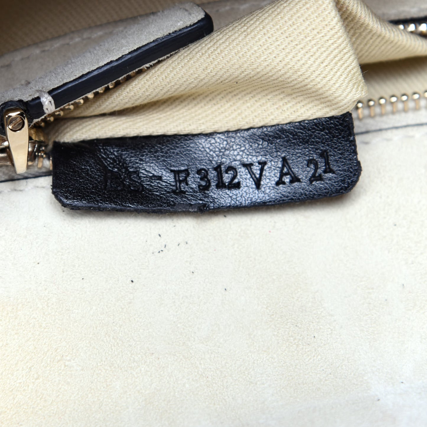 Patent Small Glam Lock Rockstud Flap Ivory