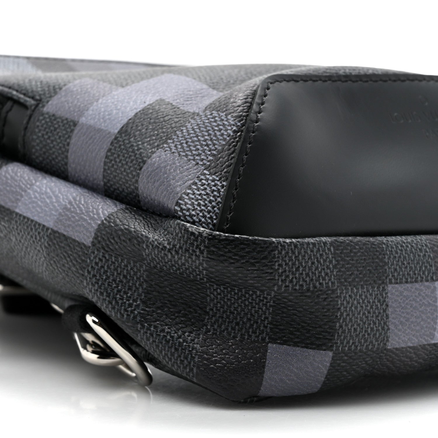 Louis Vuitton Damier Graphite Pixel Avenue Sling Backpack Gris 10 of 10