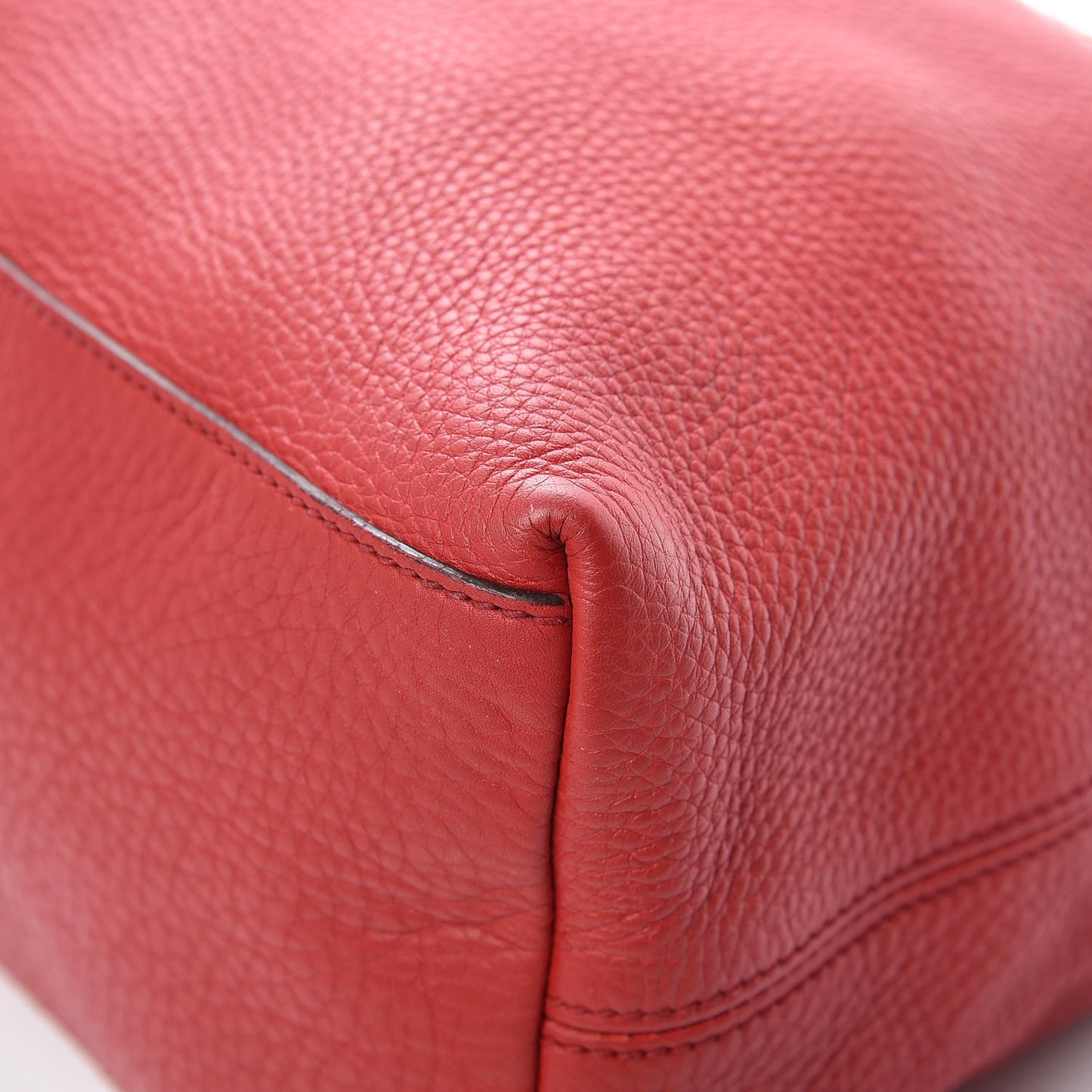 Pebbled Calfskin Medium Soho Chain Shoulder Bag Tabasco Red