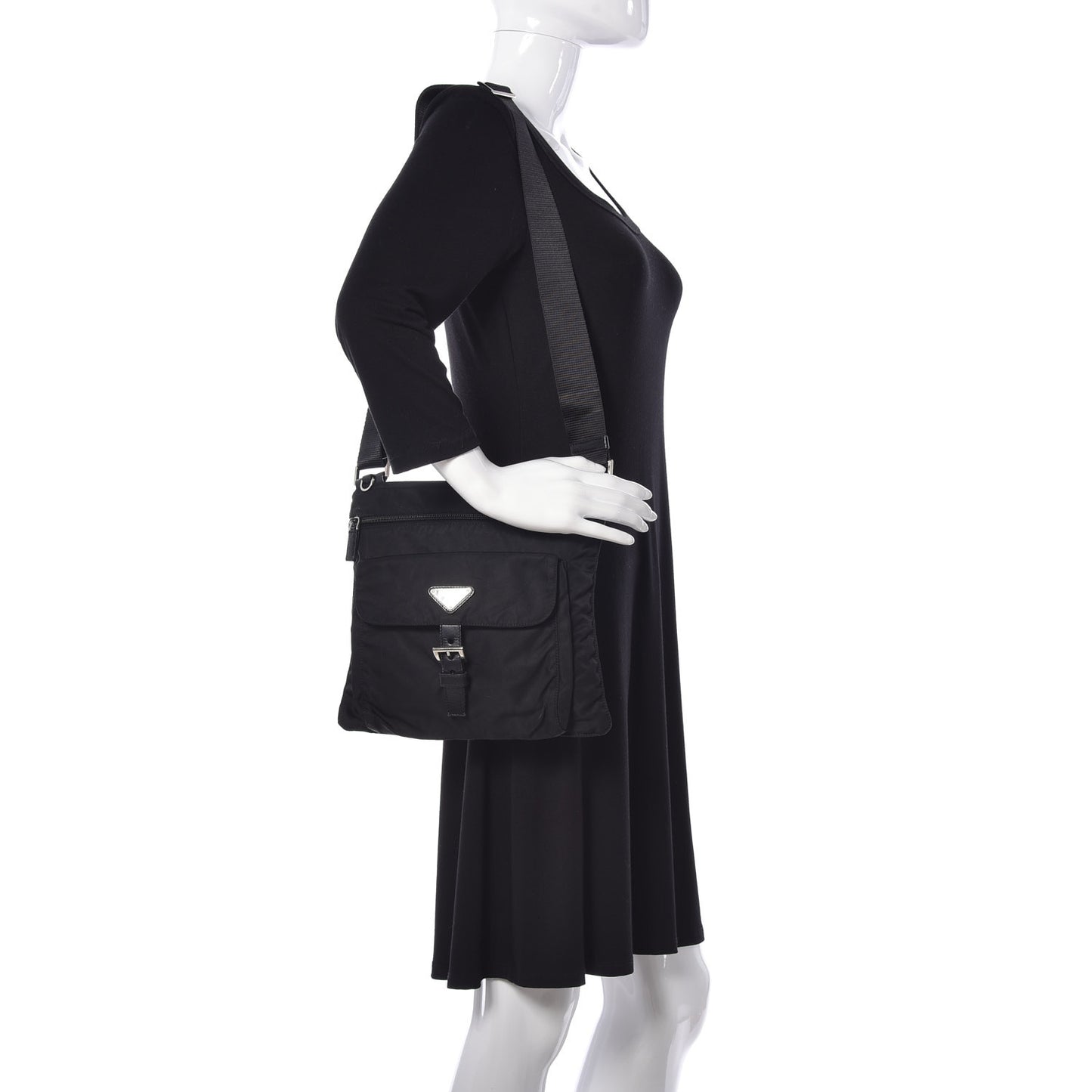 Nylon Vela Messenger Black