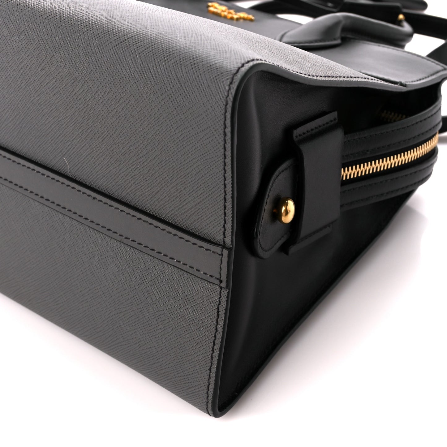 Saffiano City Calfskin Medium Esplanade Tote Mercurio Black
