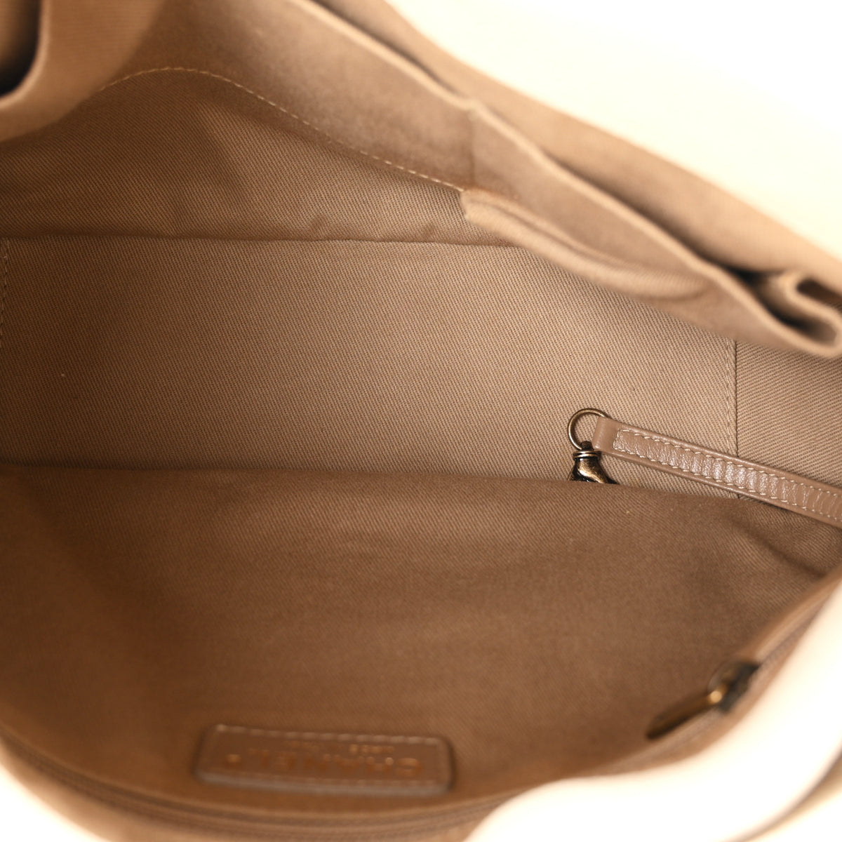 Chanel Crumpled Grained Calfskin Medium Coco Pleats Messenger Flap Dark White 5 of 10