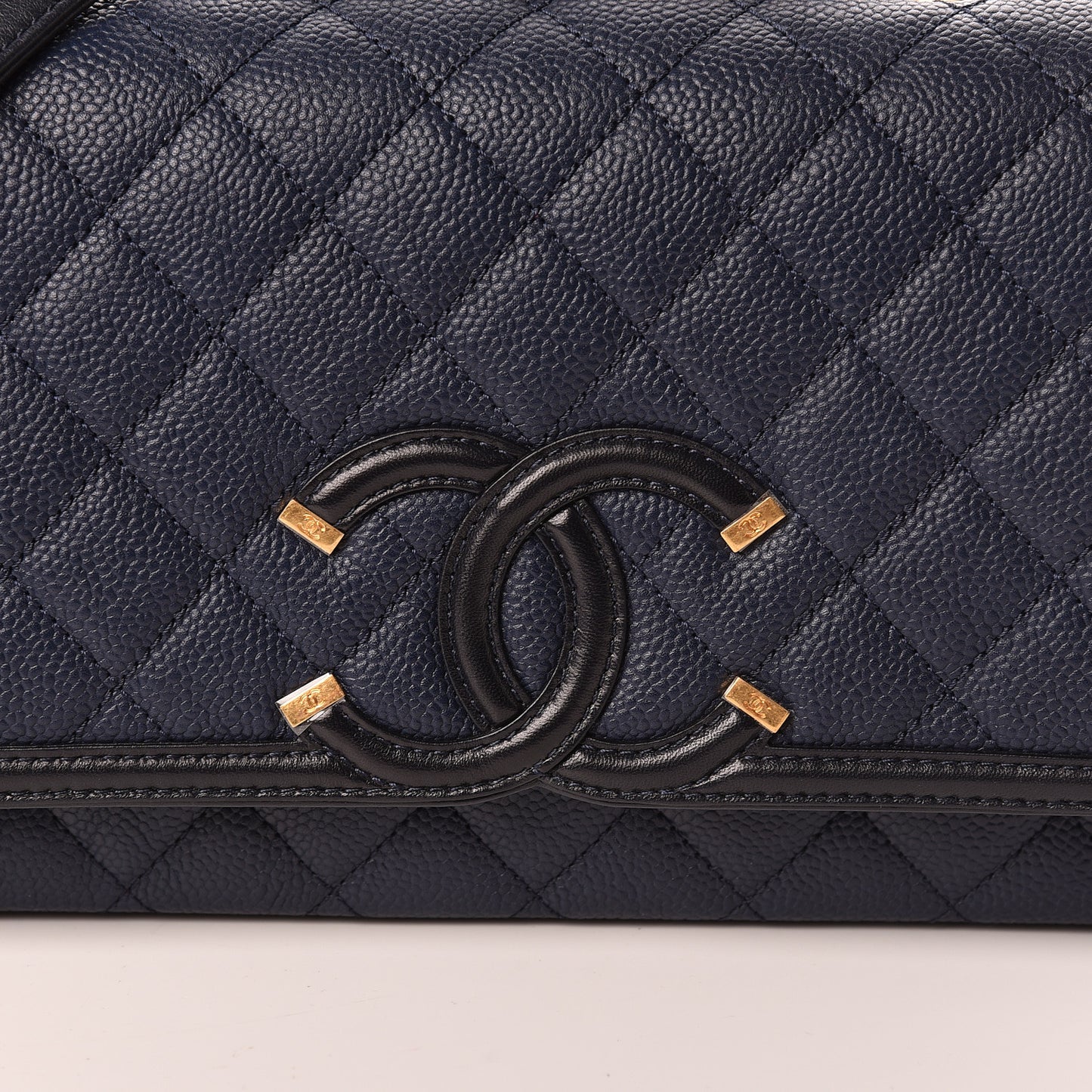 Caviar Quilted Medium CC Filigree Flap Navy Black