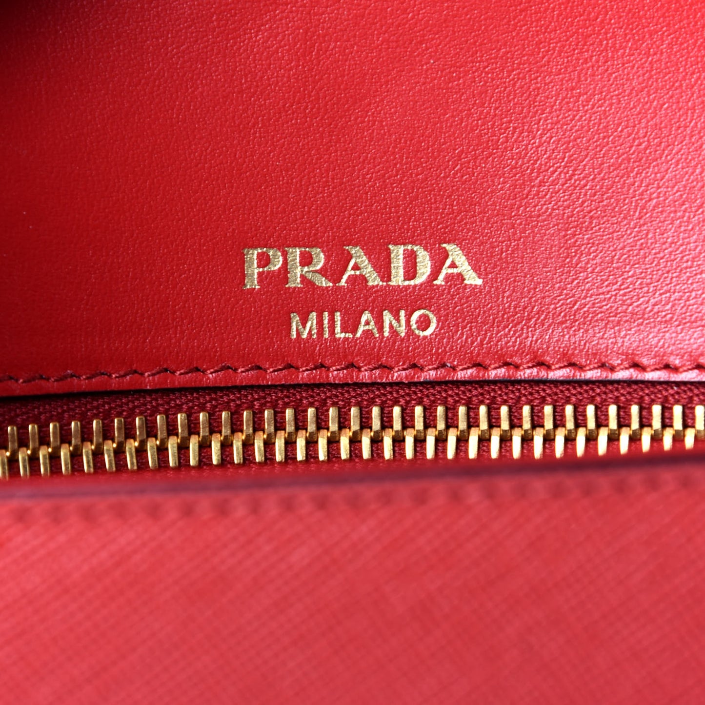 Saffiano Pattina Chain Crossbody Bag Fuoco