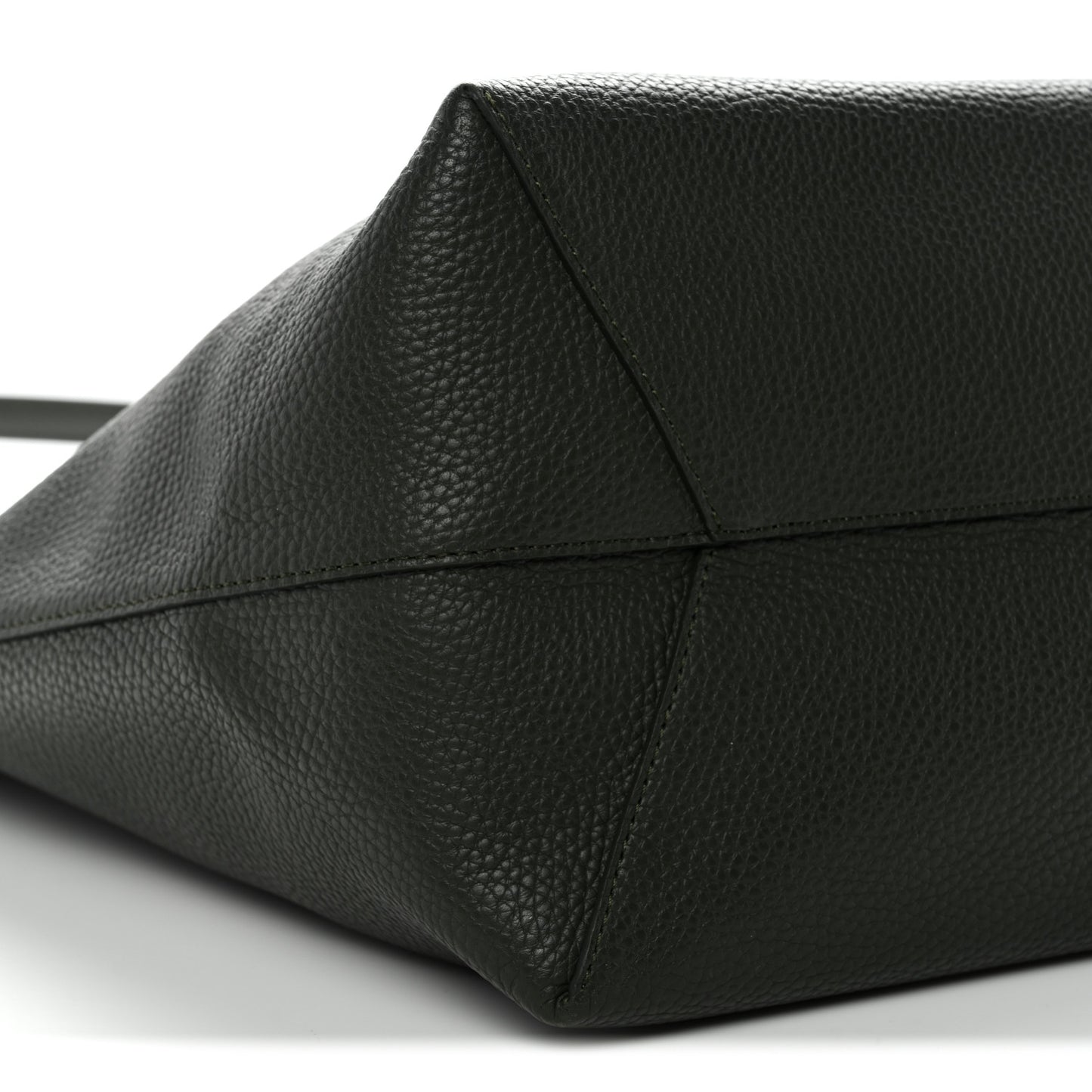 Pebbled Calfskin Everyday Cabas Seaweed