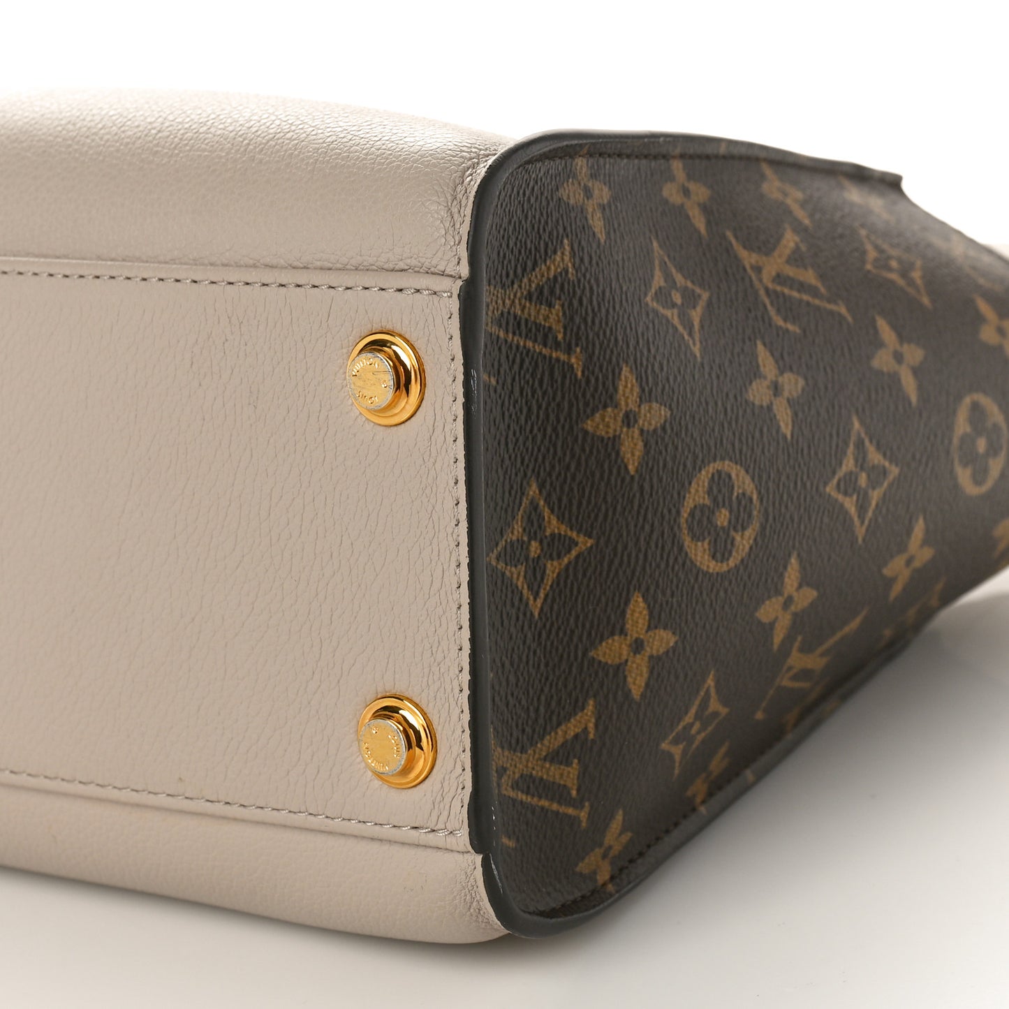 Calfskin Monogram On My Side MM Greige