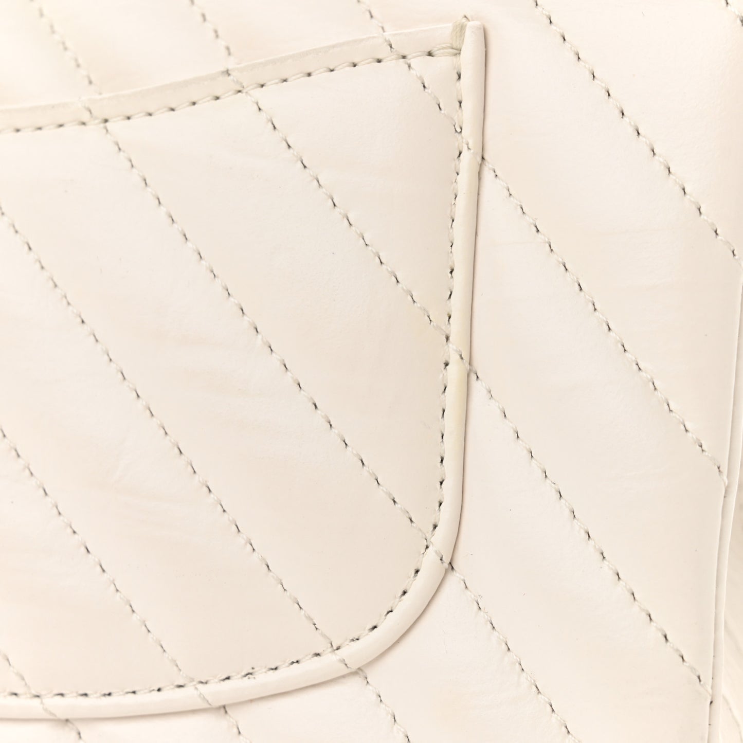Aged Calfskin Chevron Quilted 2.55 Reissue Mini Flap White