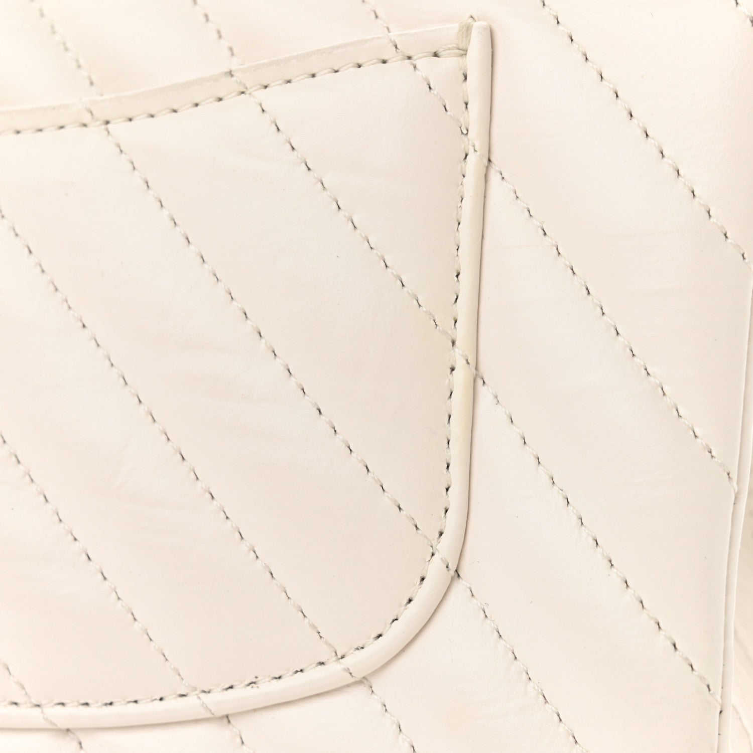 Chanel Aged Calfskin Chevron Quilted 2.55 Reissue Mini Flap White 13 of 15