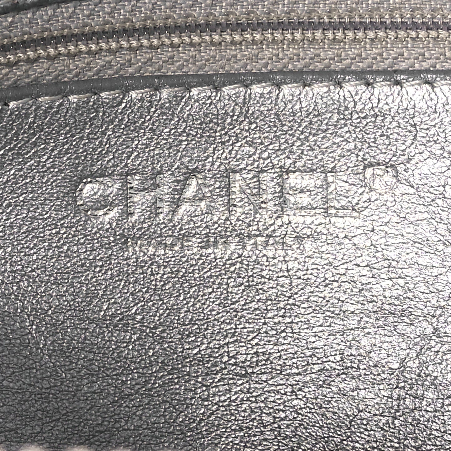 Patent Calfskin Large Luxe Ligne Tote Black