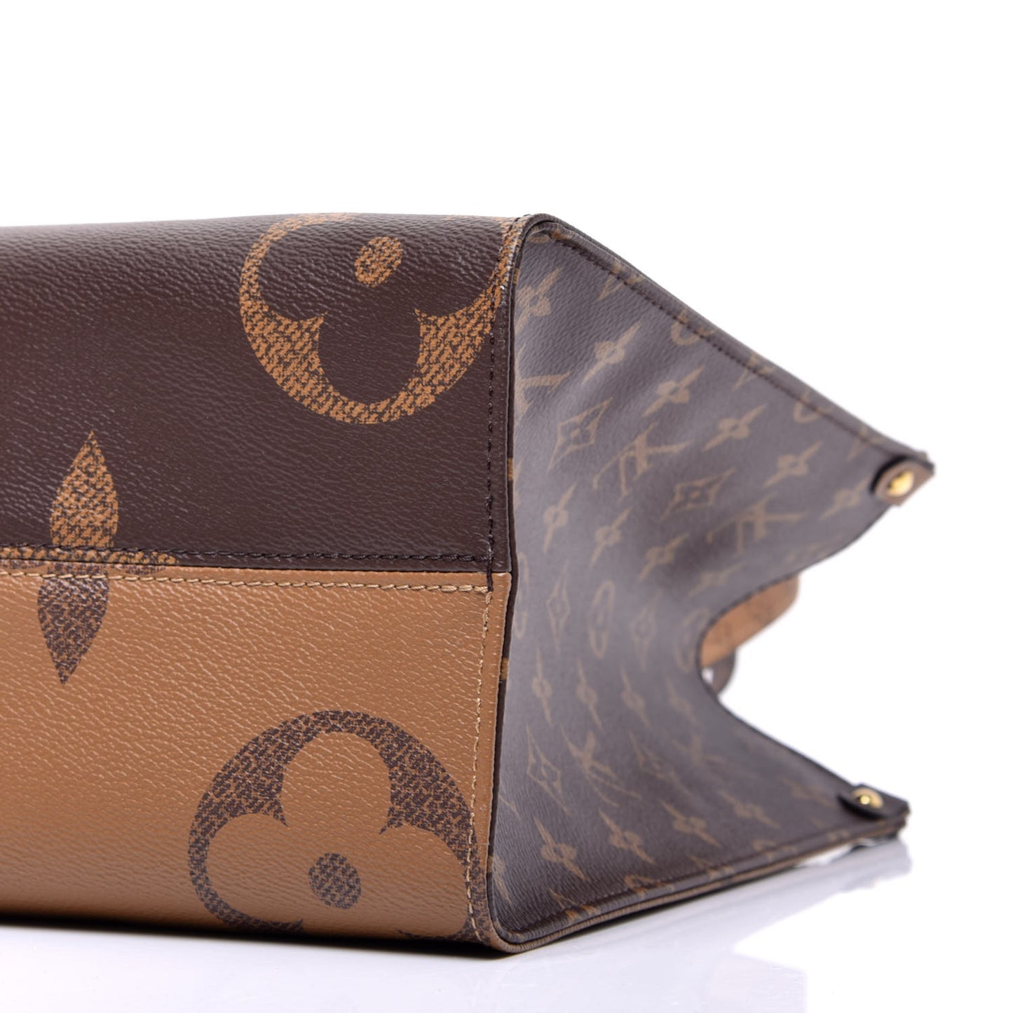 Reverse Monogram Giant Onthego MM