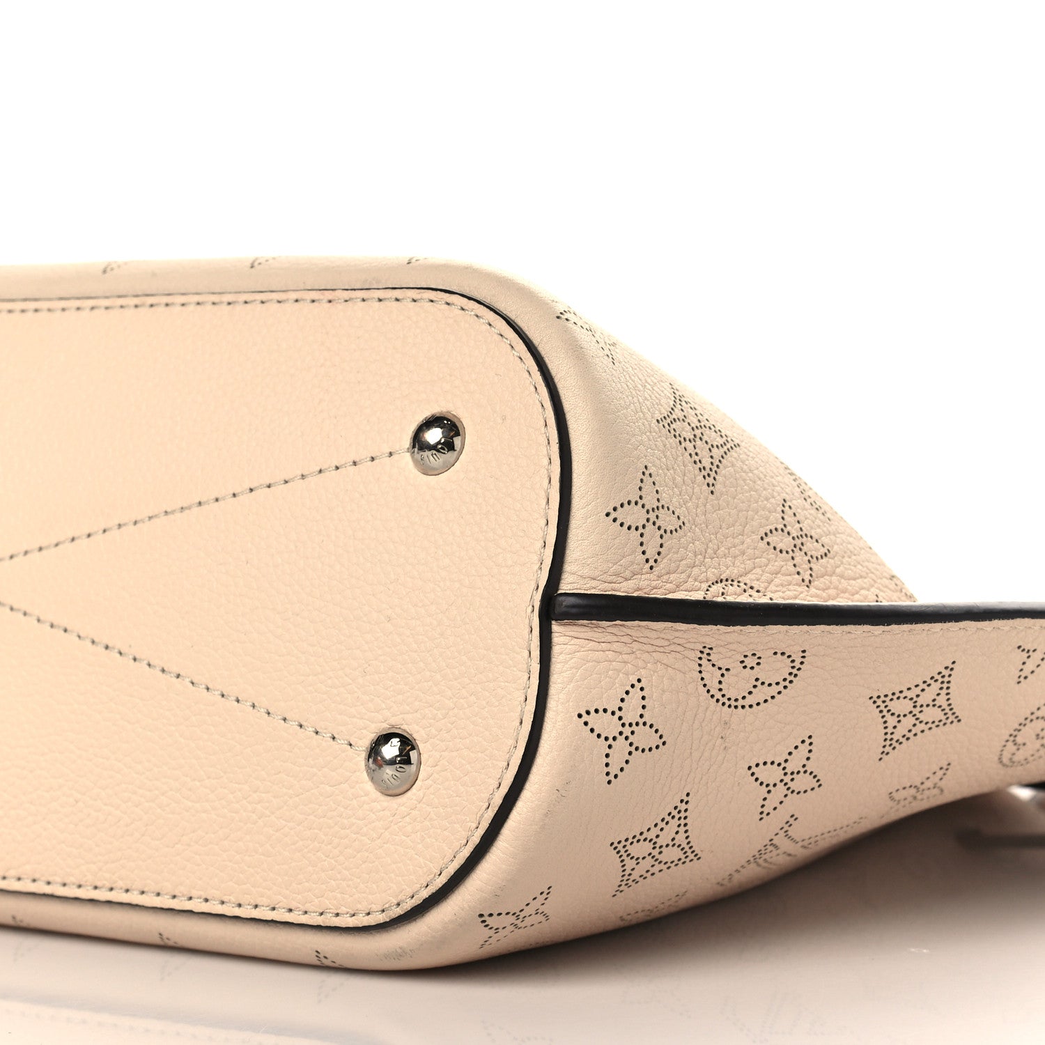 Louis Vuitton Mahina Girolata Creme 9 of 9