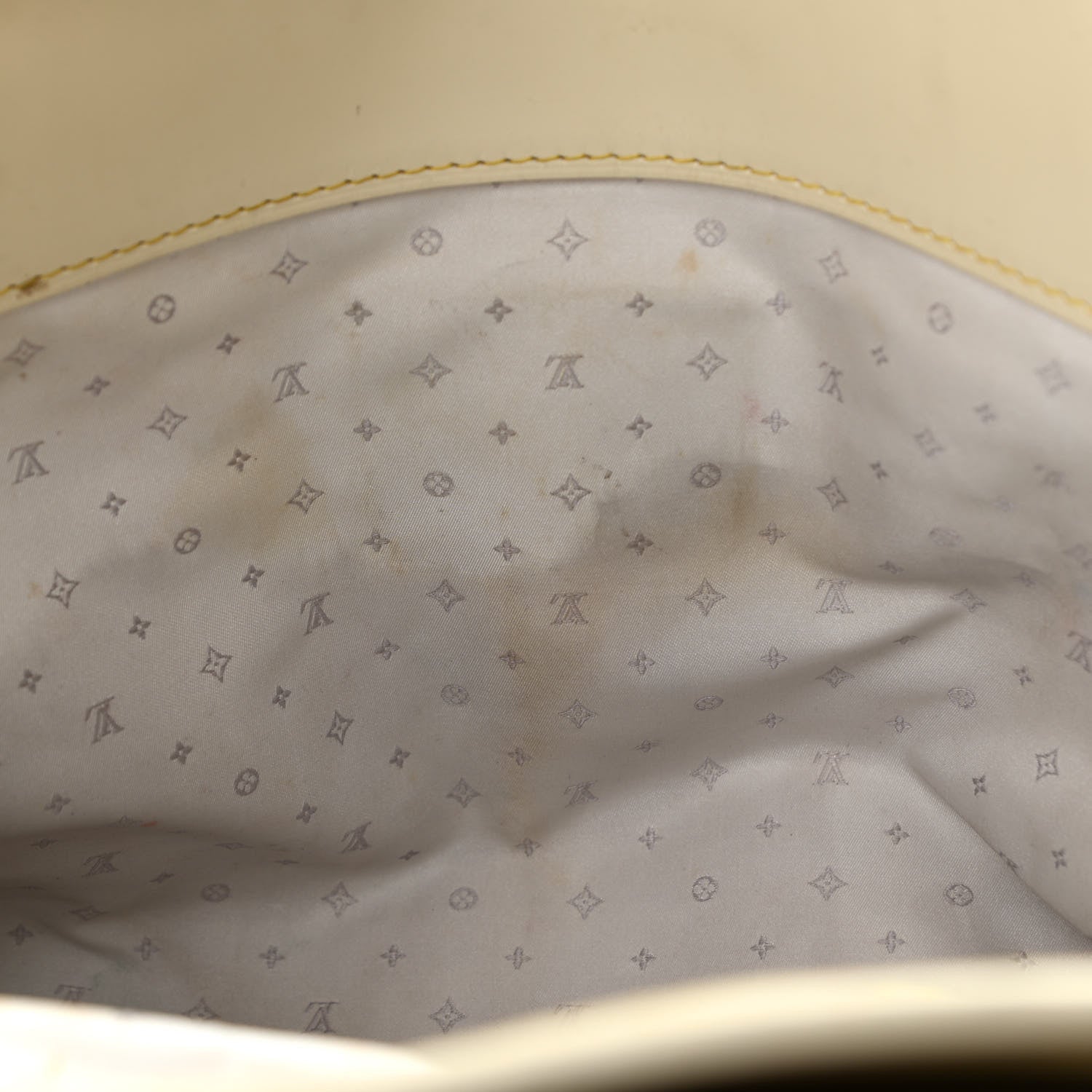 Louis Vuitton Suhali L'Absolu De Voyage White 10 of 15