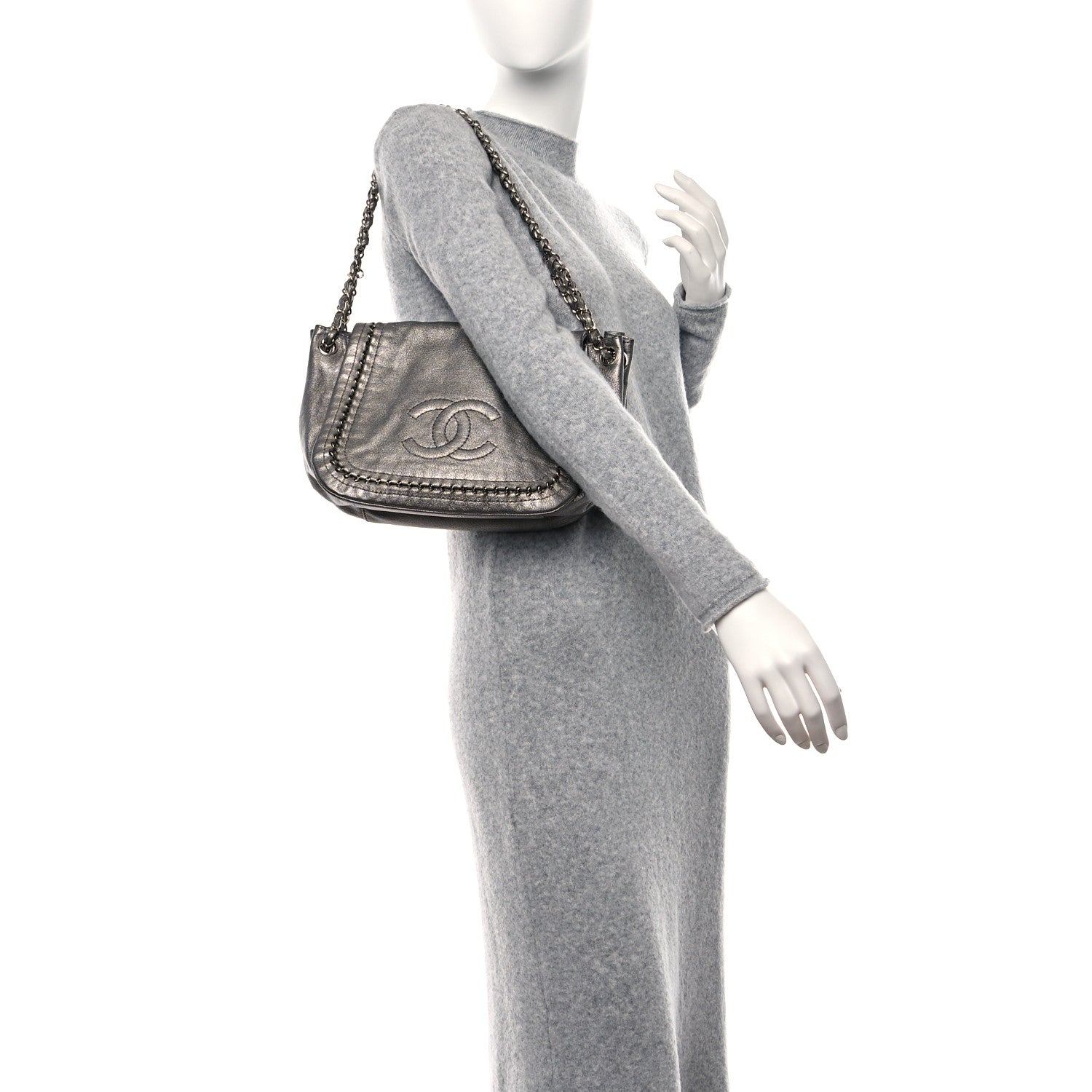 Chanel Luxe Ligne Flap Bag Silver 2 of 9