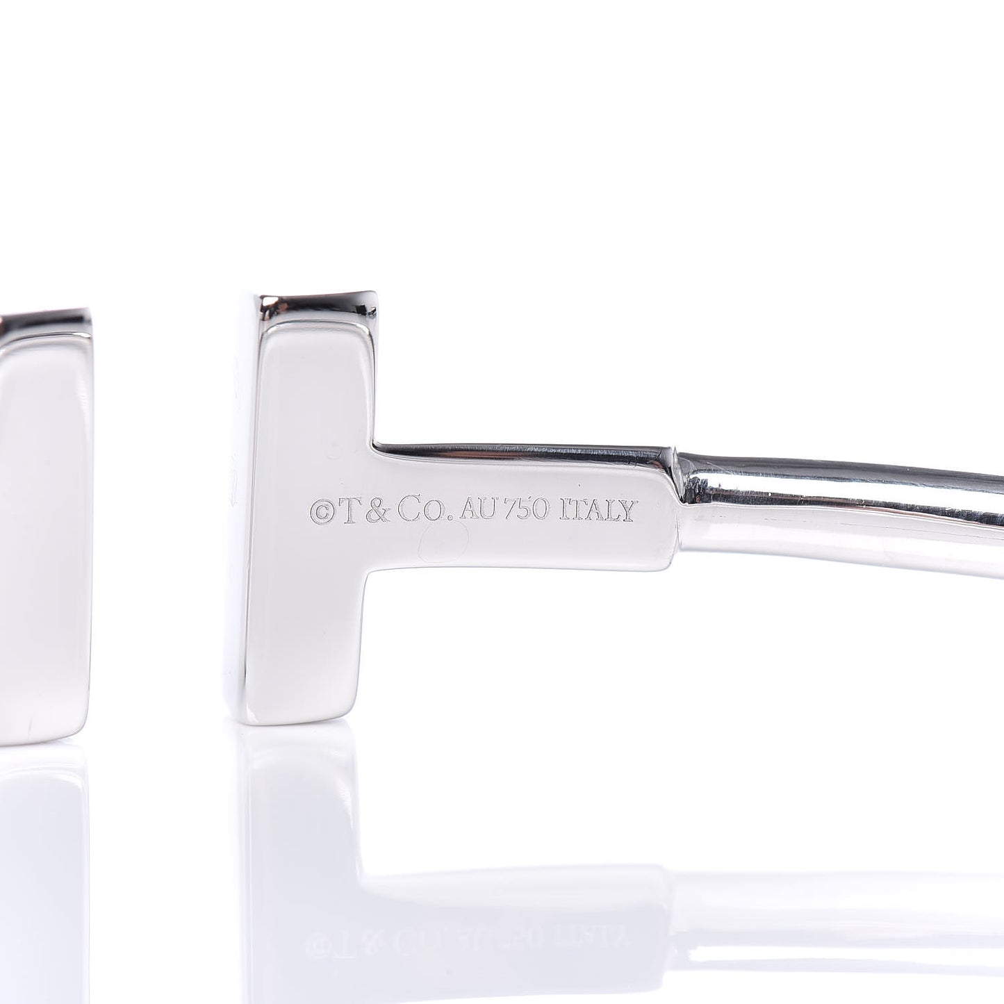 18K White Gold Blue Sapphire T Wire Bracelet