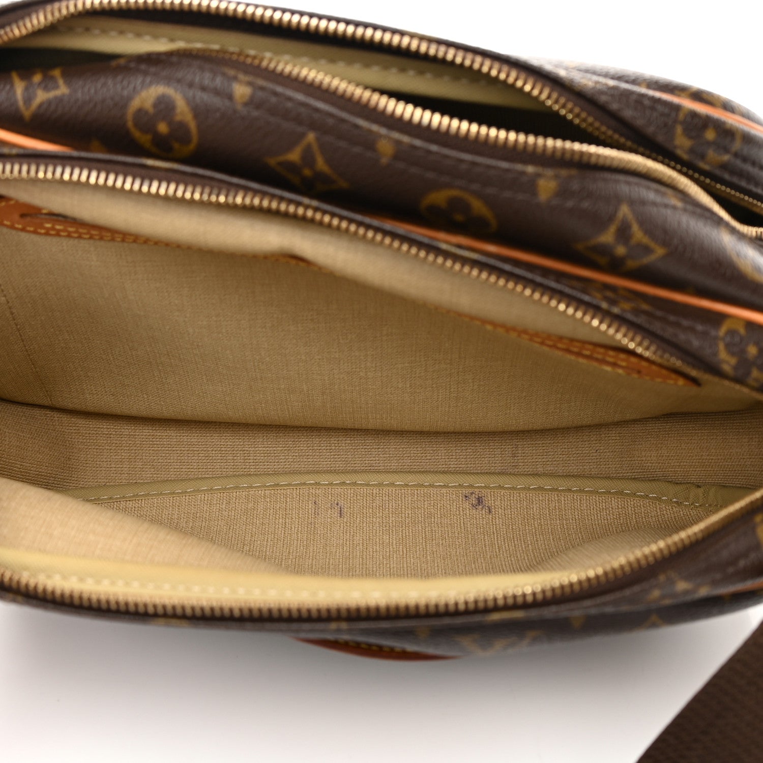 Louis Vuitton Monogram Reporter PM 6 of 19