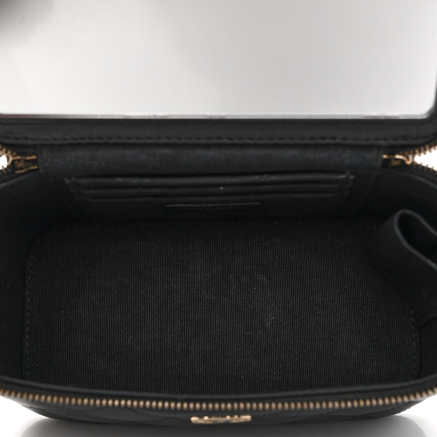 Lambskin Quilted Small Top Handle Vanity Case With Chain Black
