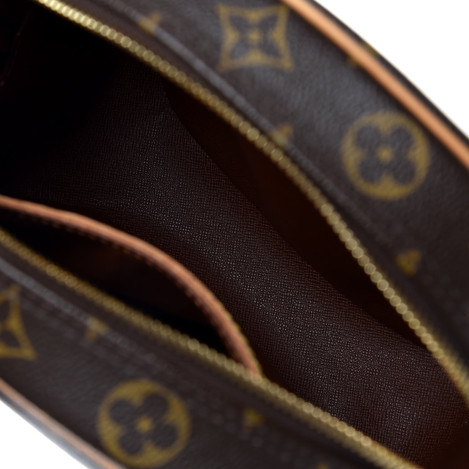 Louis Vuitton Monogram Blois 4 of 10
