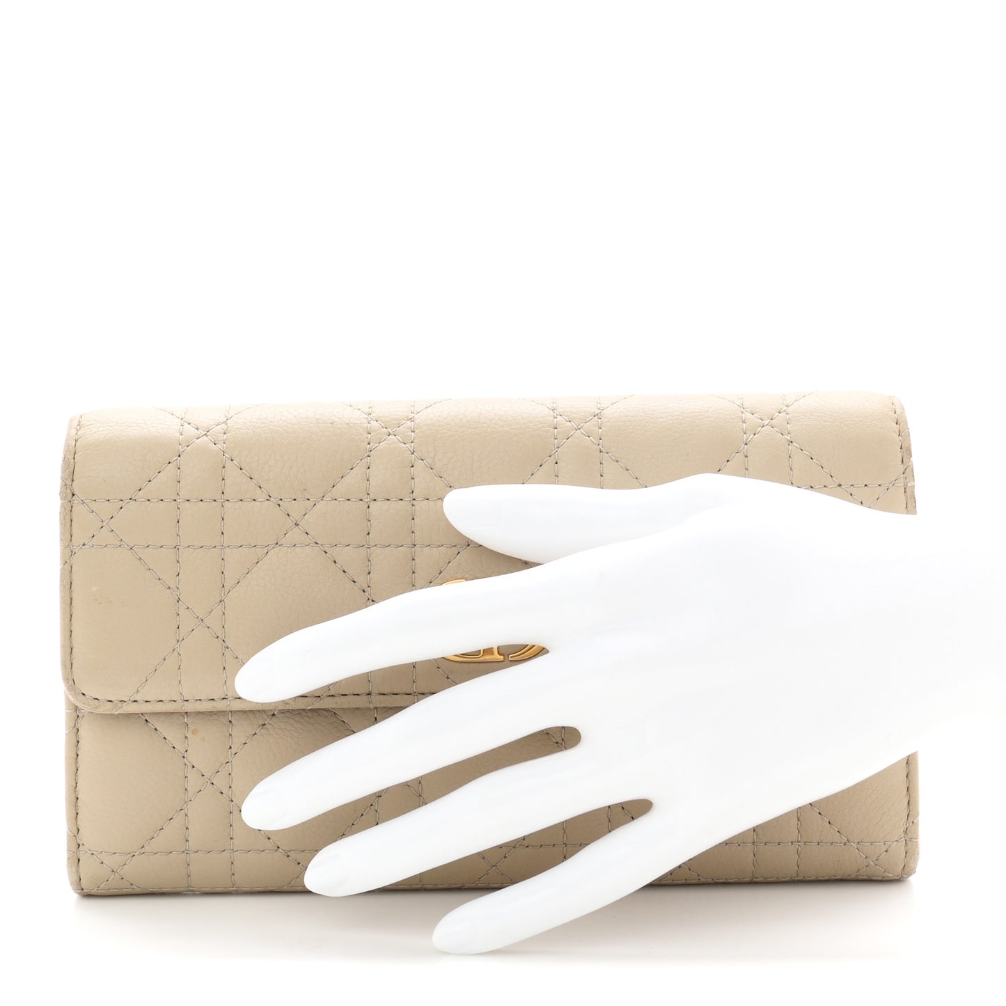 Supple Calfskin Cannage Caro Wallet Sand