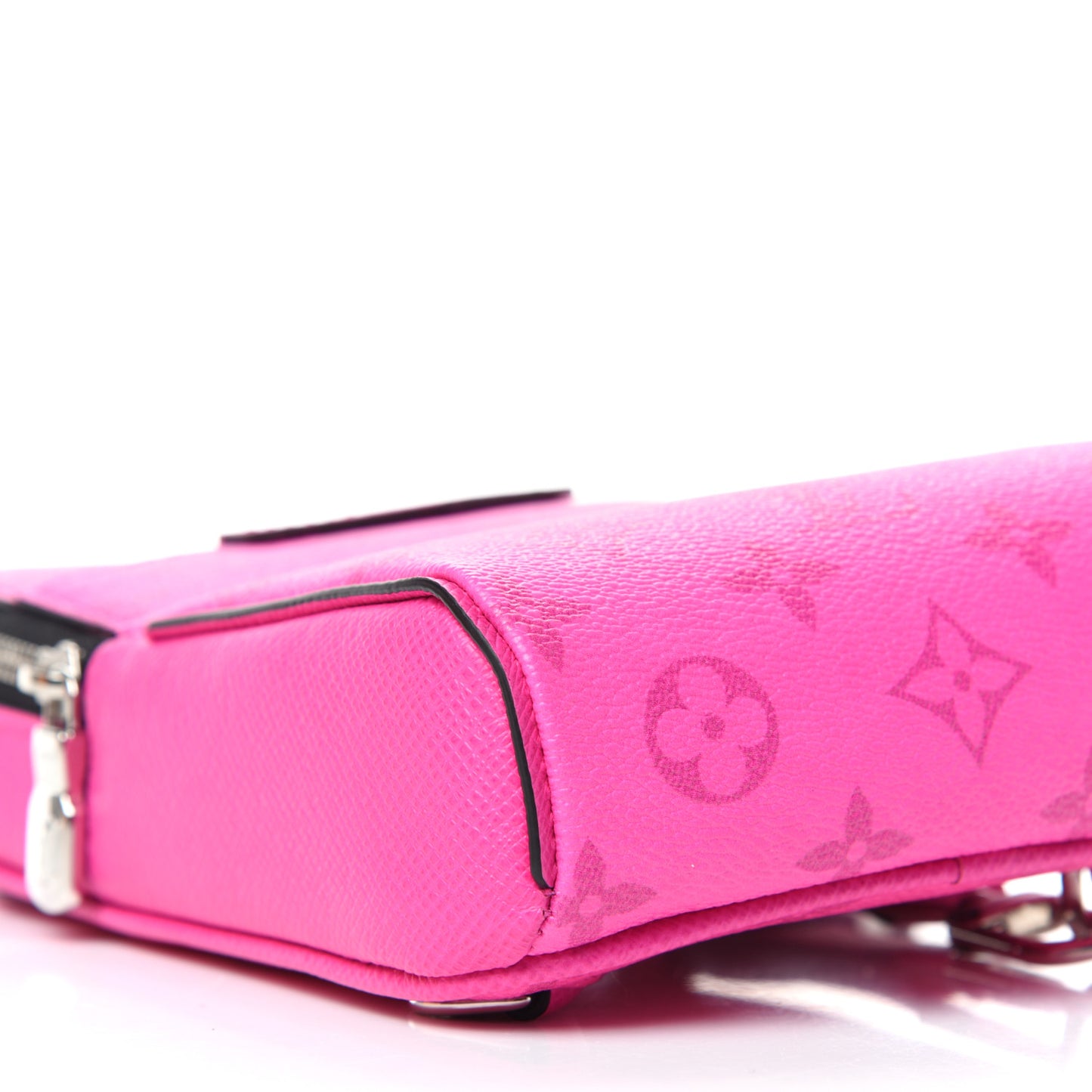 Taigarama Outdoor Slingbag Fuchsia